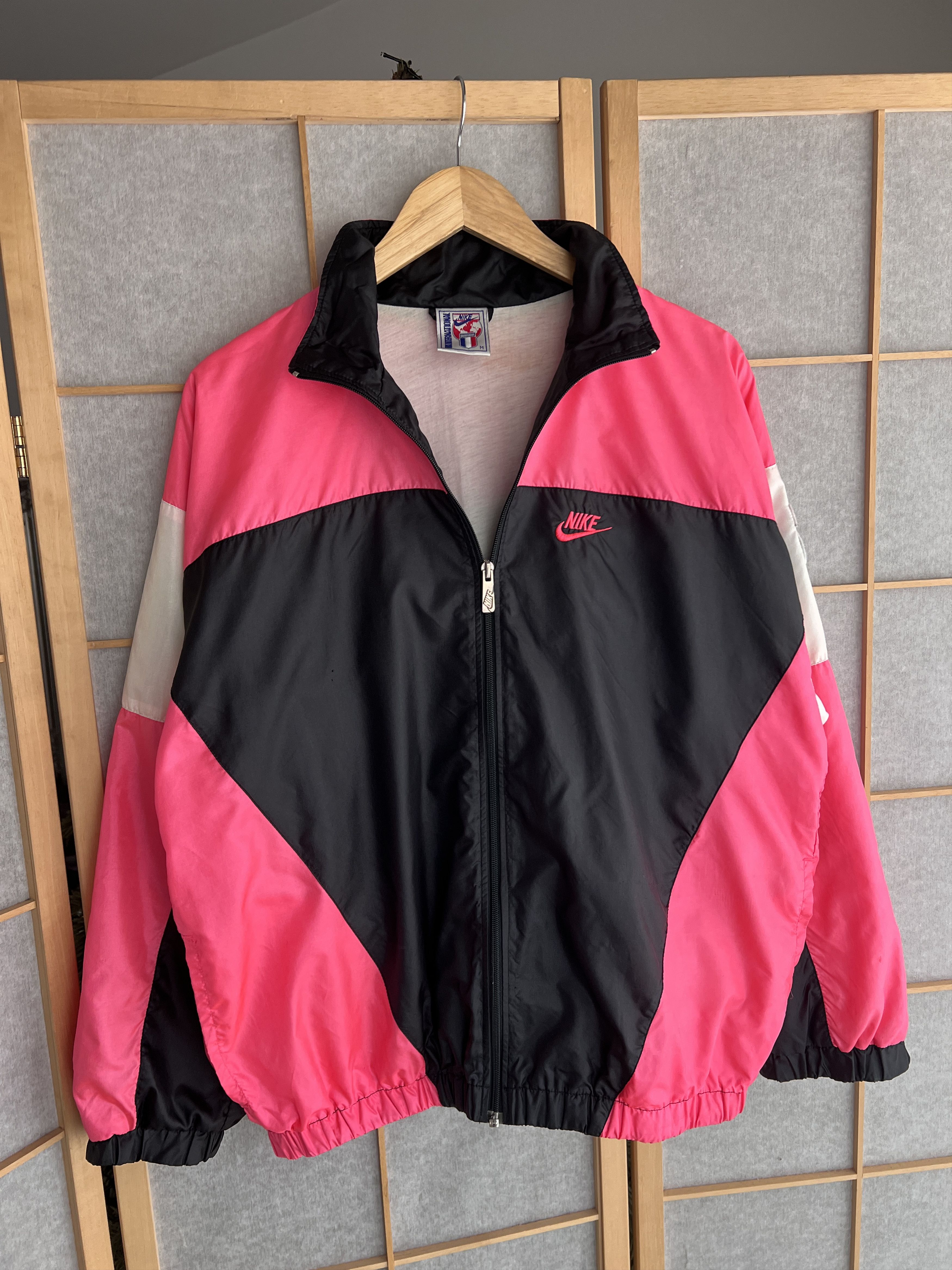 Nike Rare! Nike International 1980s nylon track top retro jacket Size US M / EU 48-50 / 2 - 5 Thumbnail