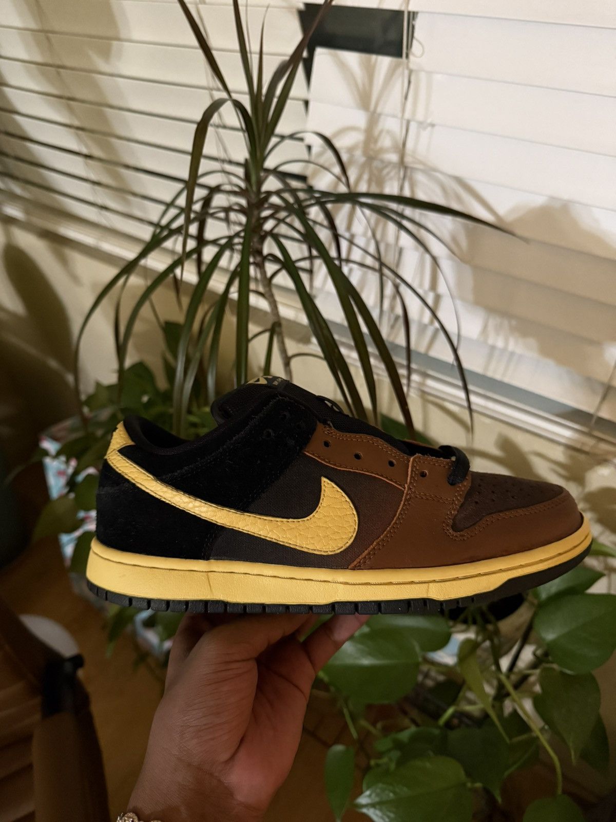 Nike SB 2012 Nike Dunk SB Low Premium OG Black/Tan “Guinness” Size US 7 / EU 40 - 5 Thumbnail