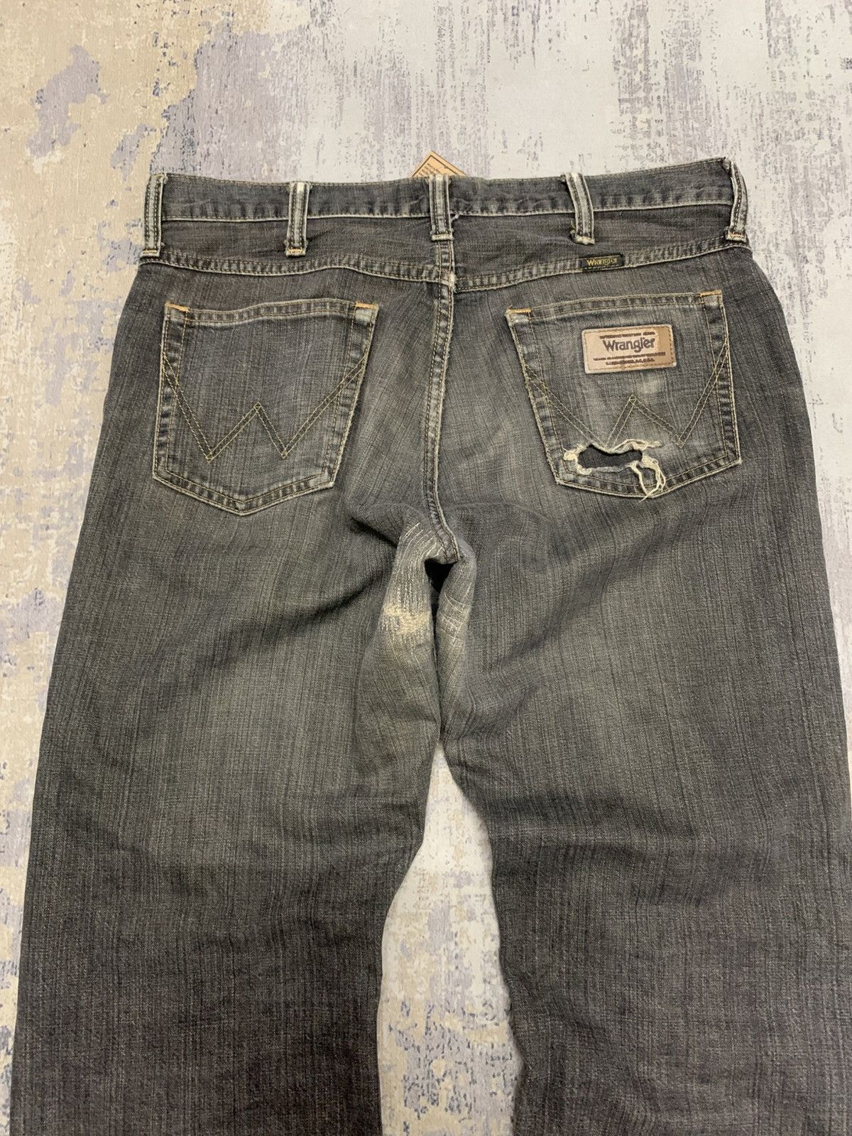 Japanese Brand Vintage Wrangler Distressed Rusty Loose Jeans 31x30 Size US 33 - 9 Thumbnail