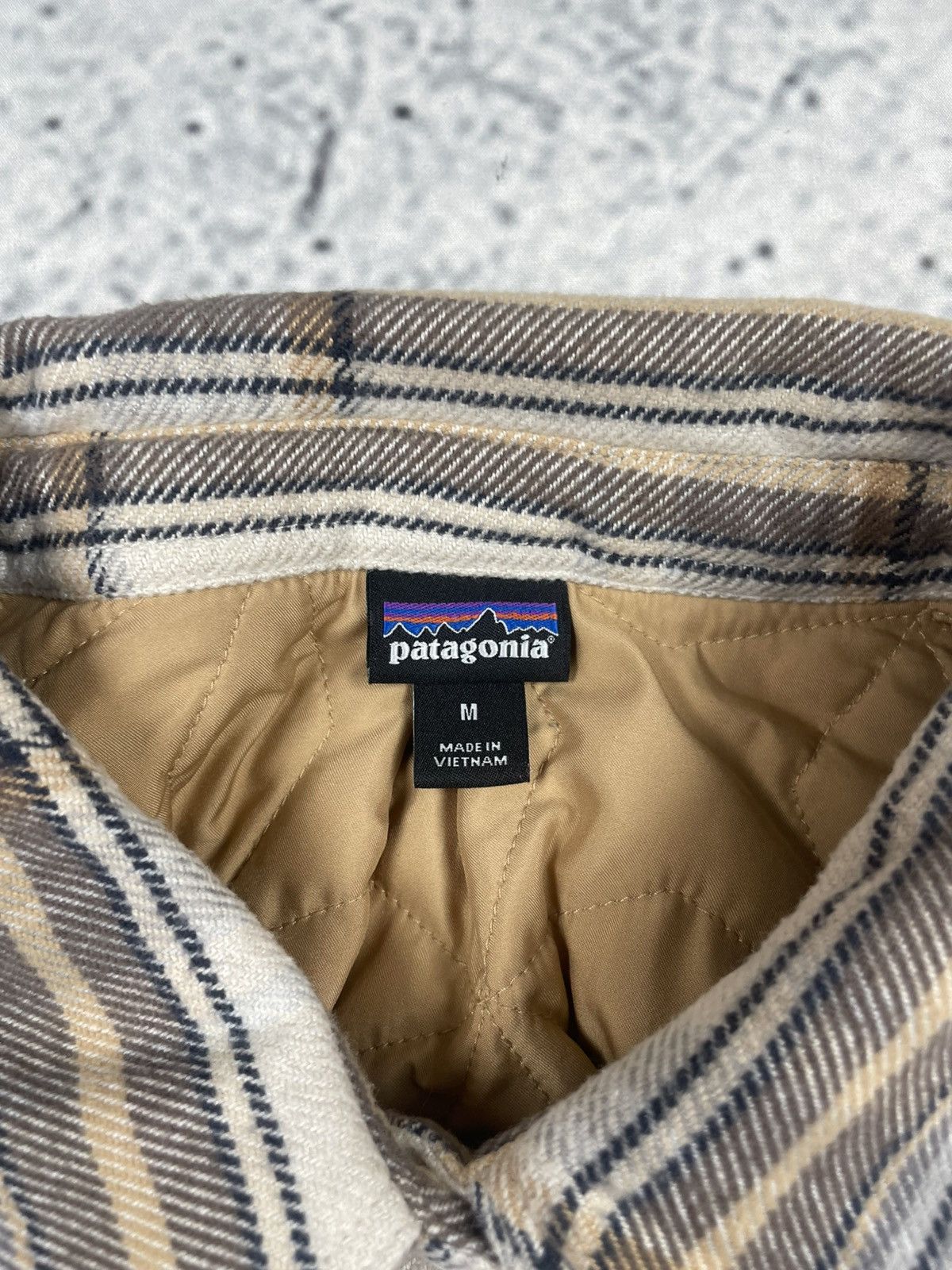 Patagonia Patagonia M (Men’s) Quilted Shirt Jacket Beige Autumn Warm Size US M / EU 48-50 / 2 - 3 Thumbnail