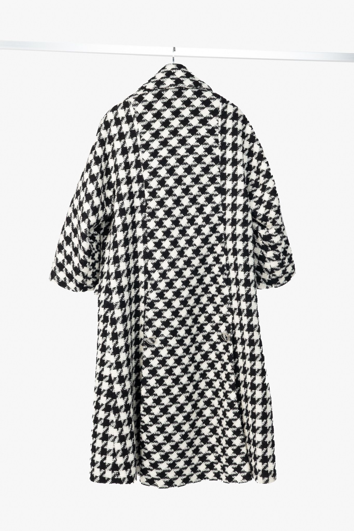Chanel Chanel AW/19 Runway White/Black Houndstooth Wool-Tweed Coat Size S / US 4 / IT 40 - 2 Thumbnail