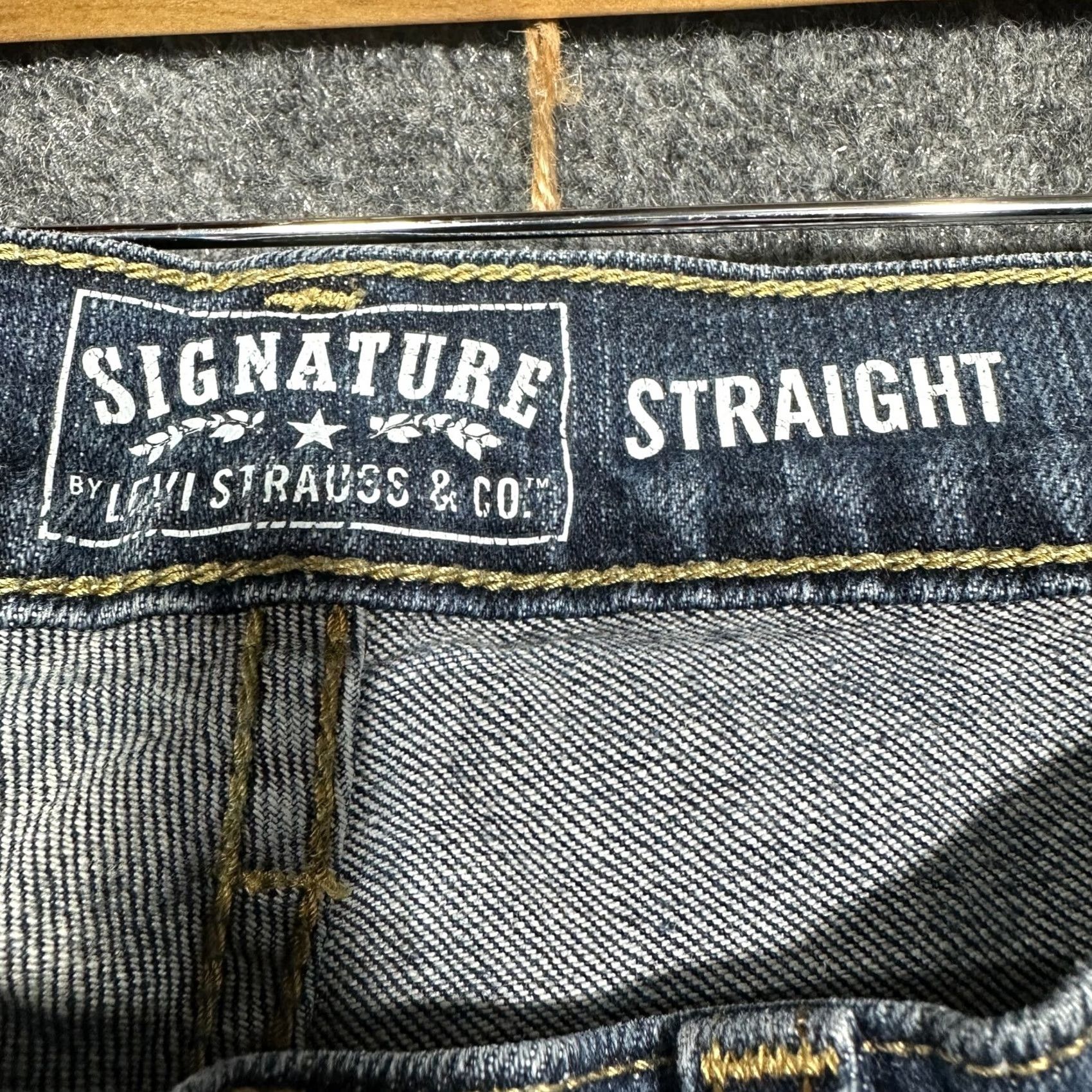 Levi's Levi's Signature Jeans Mens 30 Blue Cotton Denim 5-Pocket Straight Leg Regular Rise 31in Inseam Waist 30in Blue Size US 30 / EU 46 - 5 Thumbnail