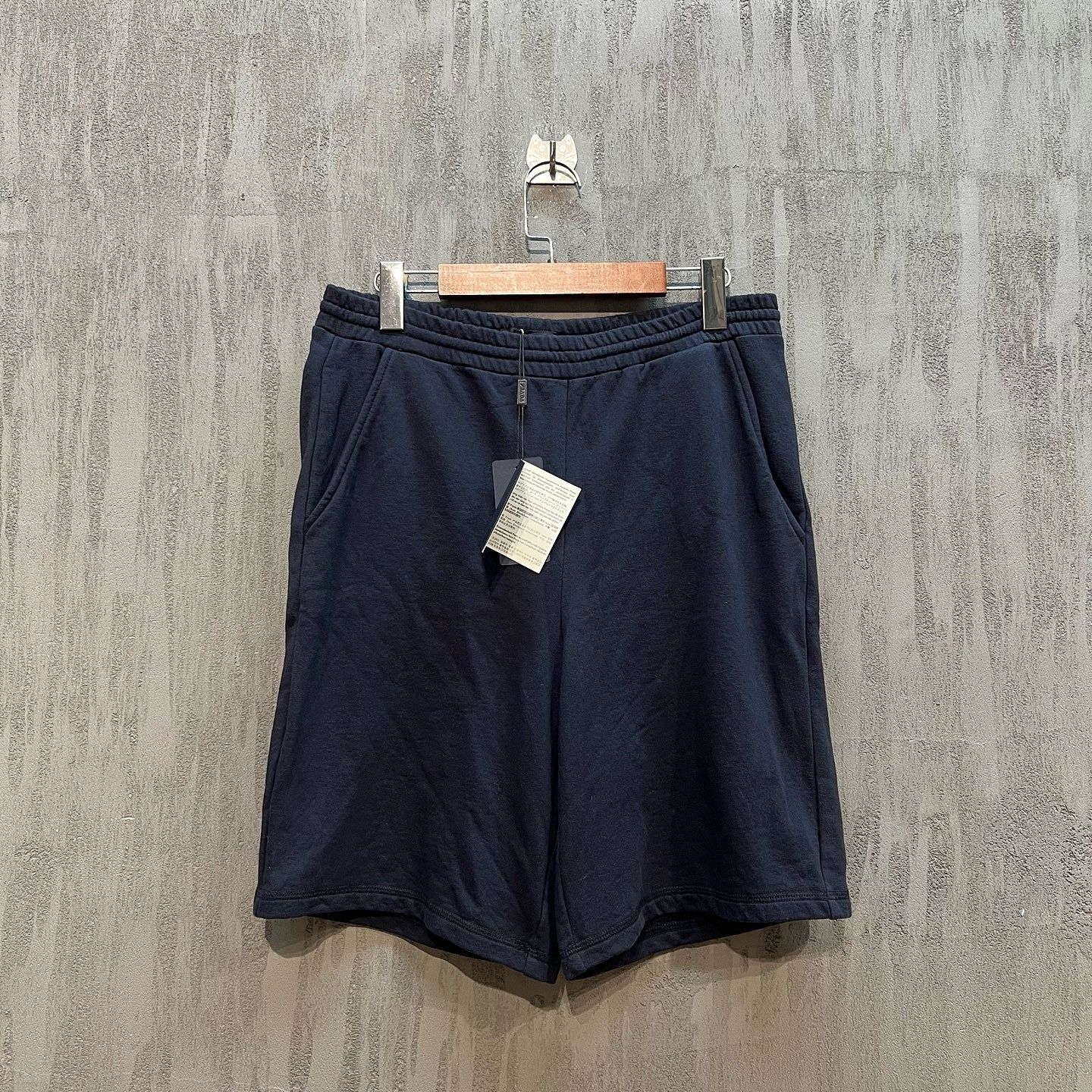Prada Prada Logo Patch Cotton Shorts Size M Size US 32 / EU 48 - 1 Thumbnail