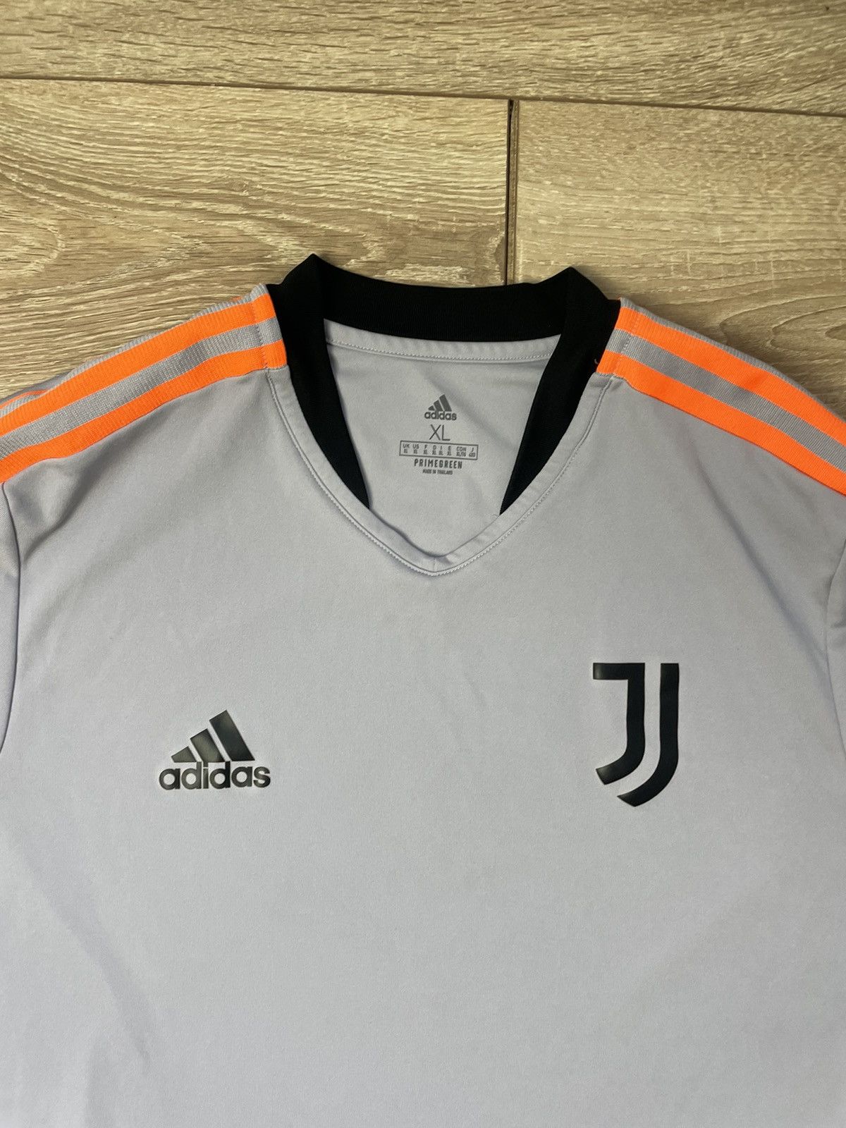 Adidas JUVENTUS 2021 2022 TRAINING FOOTBALL SHIRT ADIDAS TRACK TOP Size US XL / EU 56 / 4 - 4 Thumbnail