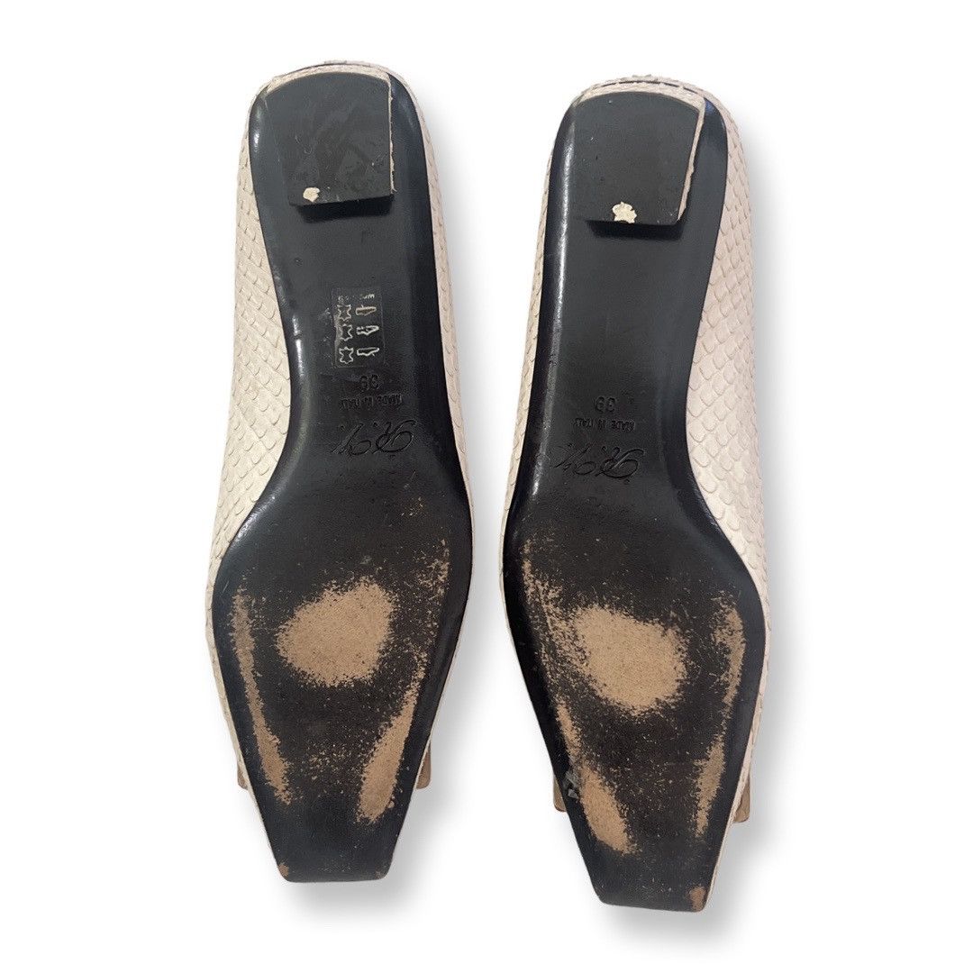 Roger Vivier White Roger Vivier Ballerina flats size 39 Size US 9 / IT 39 - 3 Thumbnail
