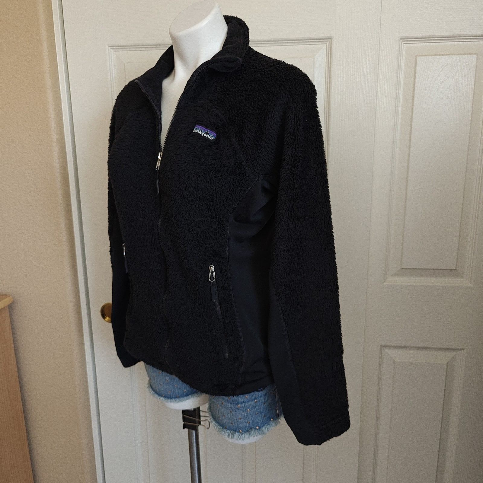 Patagonia W's Patagonia R series black fleece zip jacket sz M Size M / US 6-8 / IT 42-44 - 3 Thumbnail