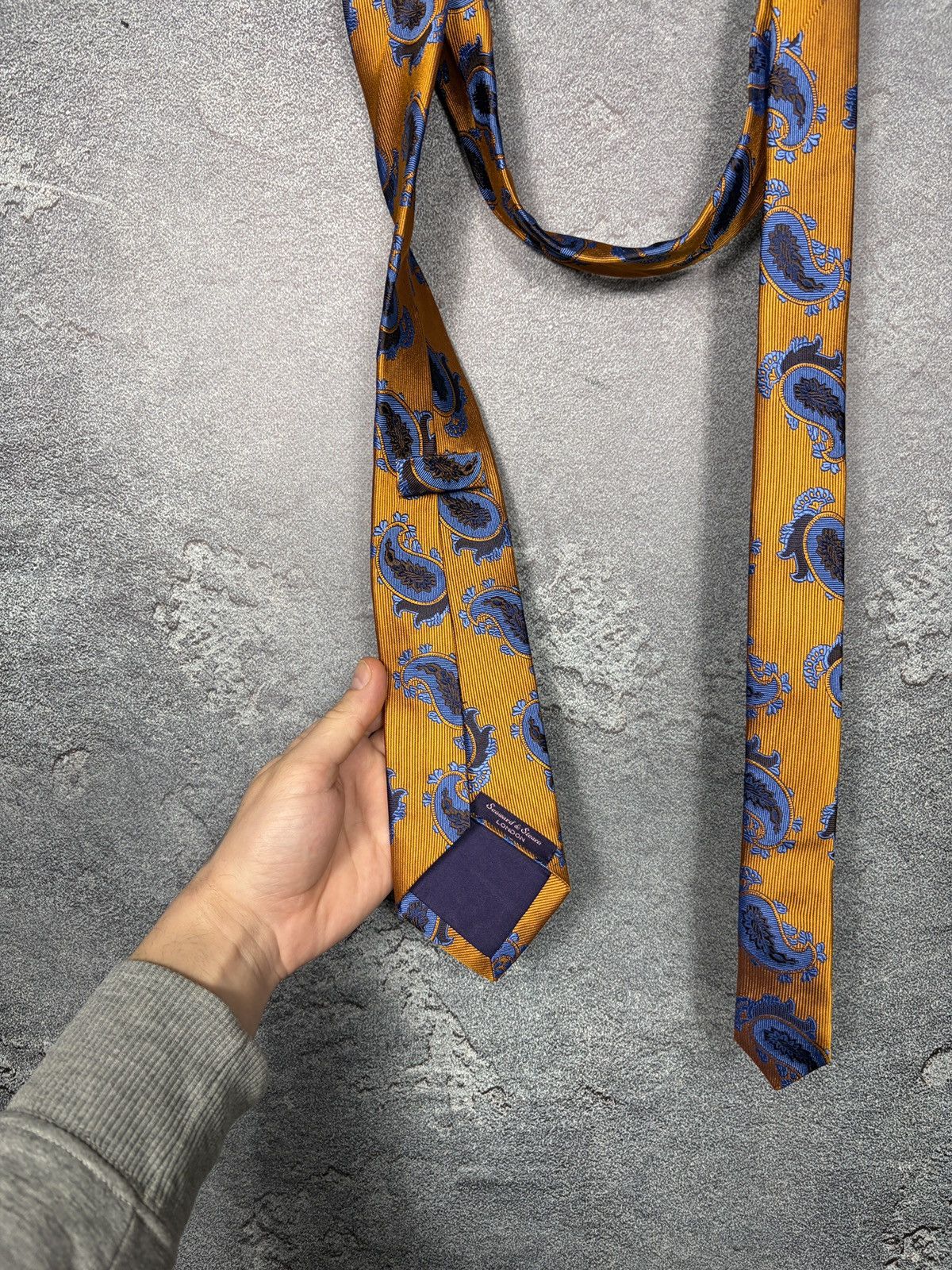 Hermes Seaward and Stearn Orange Paisley Silk Tie Size ONE SIZE - 8 Thumbnail