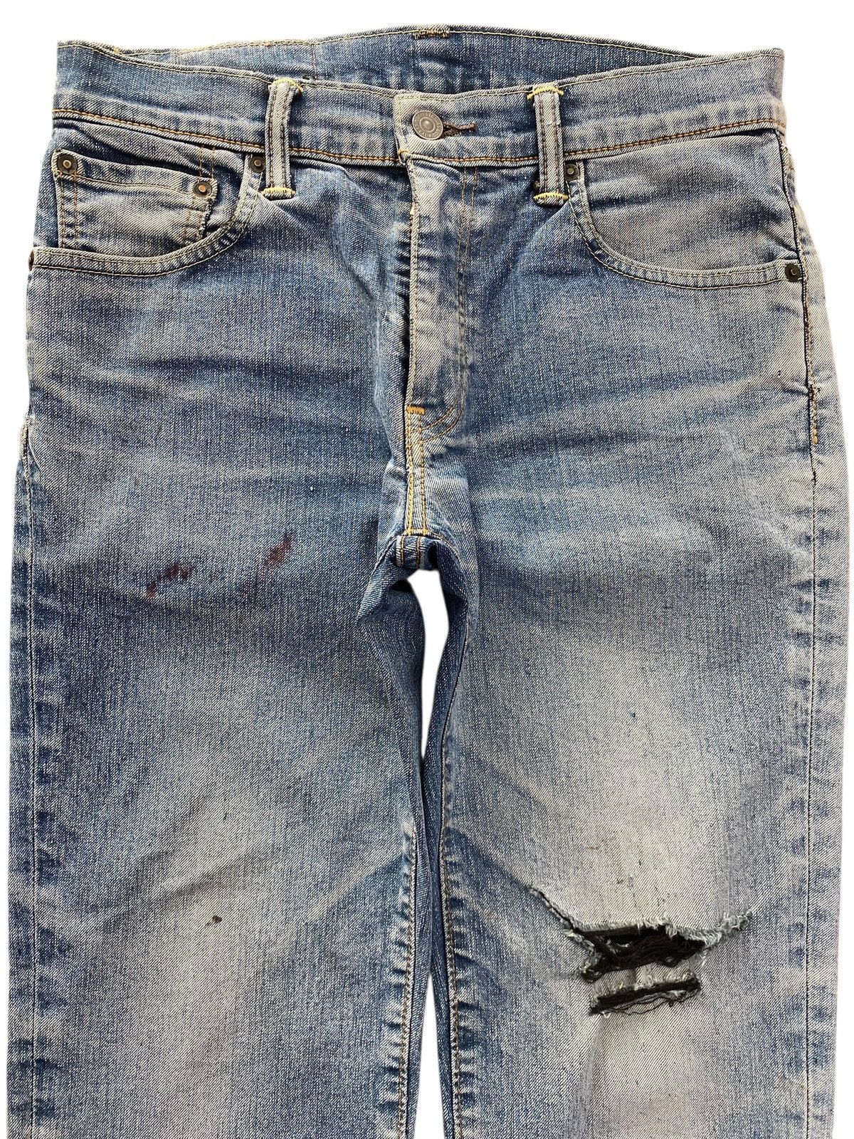 Levi's Levi’s Faded Wash Ripped Style Straight Leg Jean Size US 30 / EU 46 - 2 Thumbnail