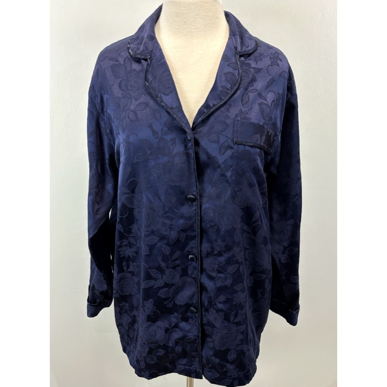 Vintage VINTAGE Cacique Pajama Set Shirt Pants Women’s Medium Navy Jacquard Floral Long Sleeve Size M / US 6-8 / IT 42-44 - 2 Thumbnail