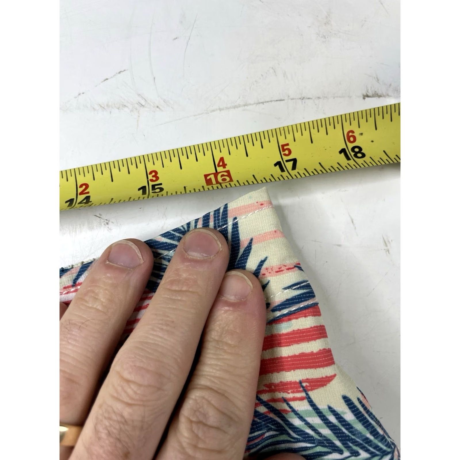 johnnie-O Johnnie-O Swim Trunks L Mens Multicolor Drawstring Board Shorts Feathers JOSE Tango Recreational Trunks Size US 33 - 3 Thumbnail