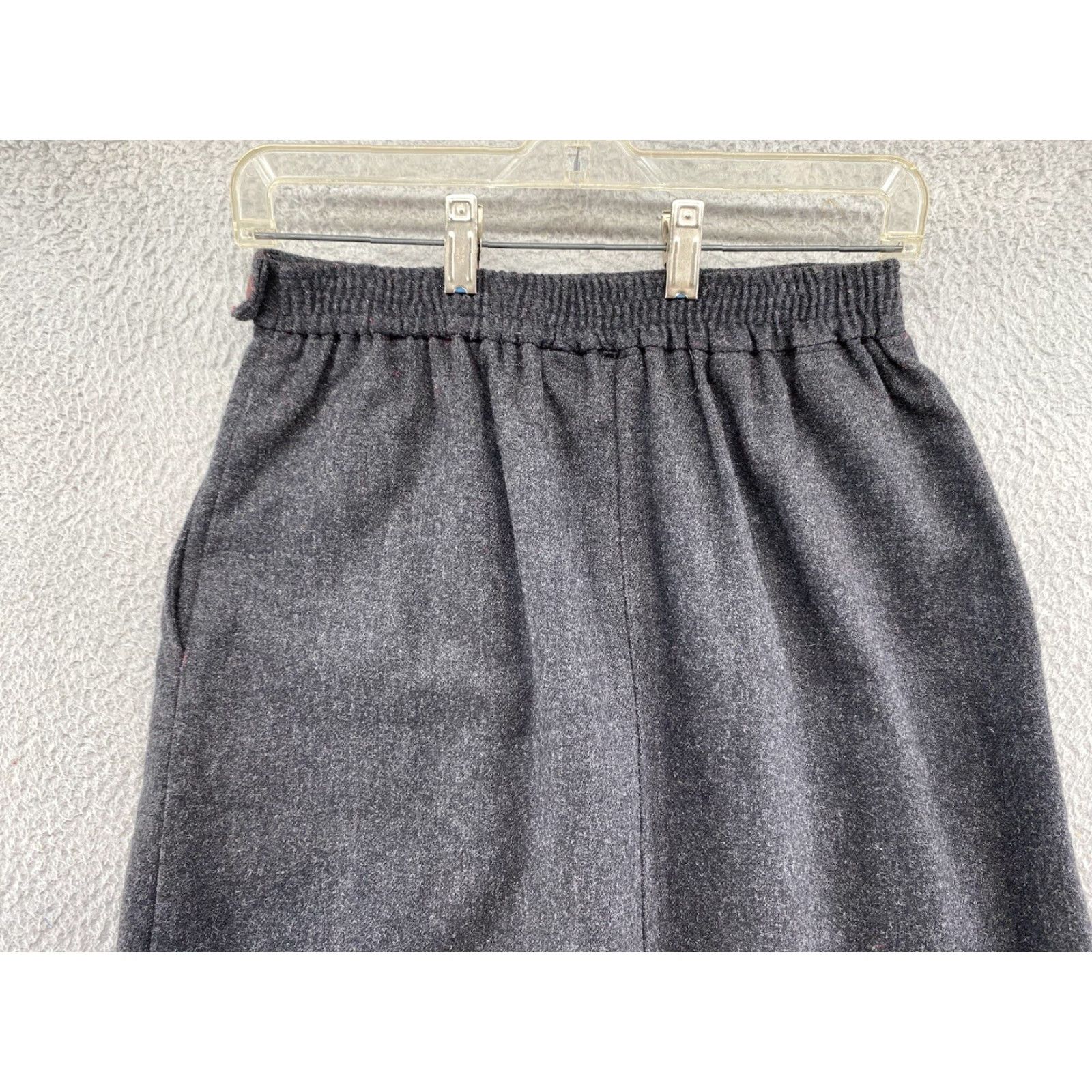 Vintage VTG Requirements Petite Gray Pleated USA Made Wool Blend Skirt Size 9/10 10P Midi Women Wool Gray USA Made Pleated Skirt in Size 9/10 VTG Size 32" / US 10 / IT 46 - 7 Thumbnail