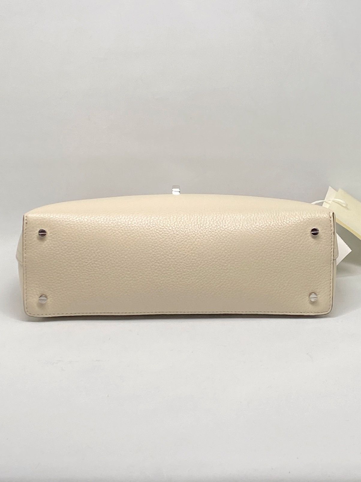 Toteme TOTEME Off-White T-Lock Grained-Leather Clutch Bag Size ONE SIZE - 10 Thumbnail
