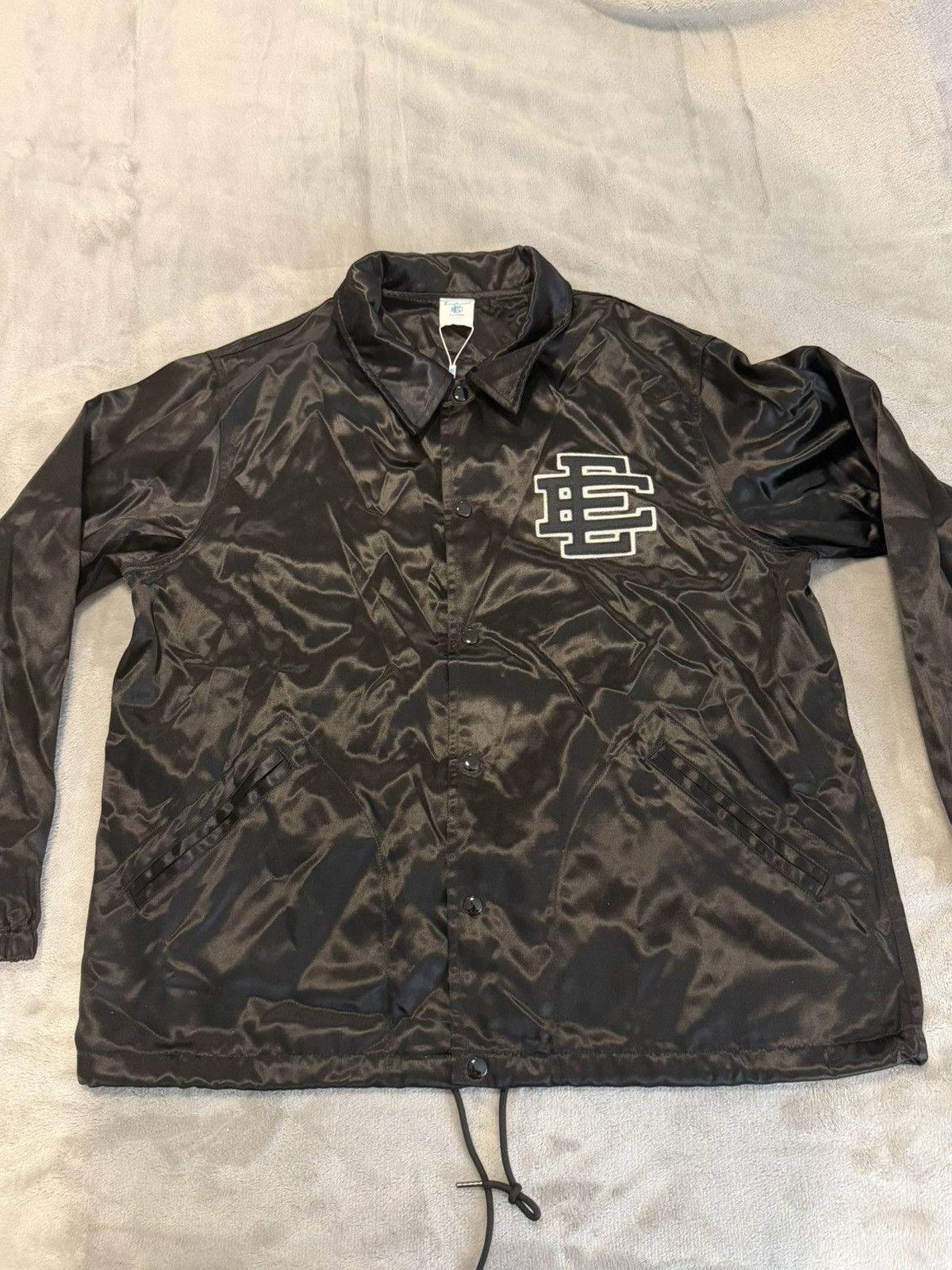Eric Emanuel Eric Emanuel EE Logo Satin Coach Jacket Black XL Size US XL / EU 56 / 4 - 1 Thumbnail