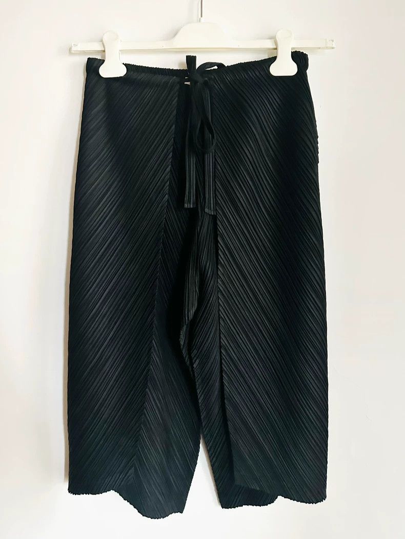 Issey Miyake Issey Miyake size:1 Black pleated culottes Size 42" / US 20 - 1 Thumbnail
