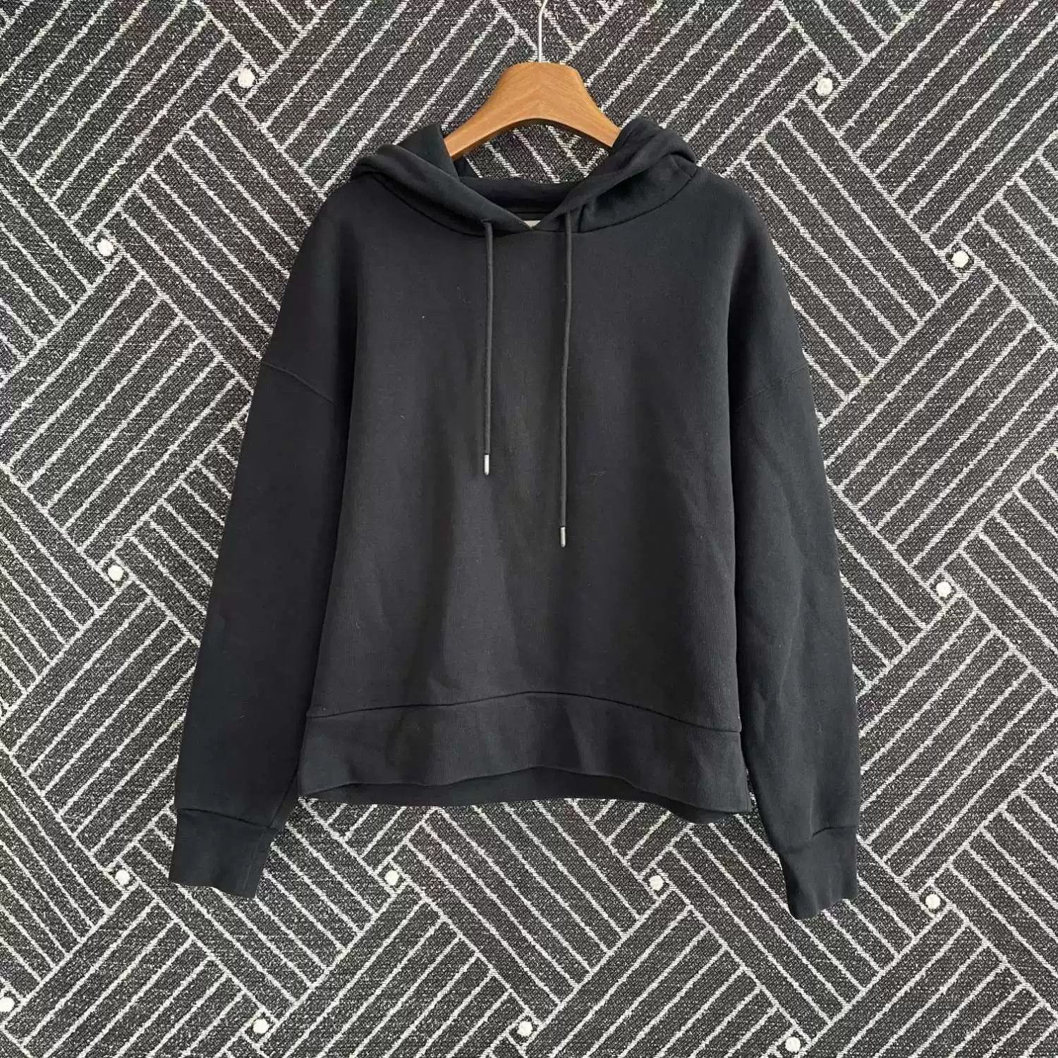 Burberry black burberry logo embroidered hoodie for men Size US S / EU 44-46 / 1 - 1 Thumbnail