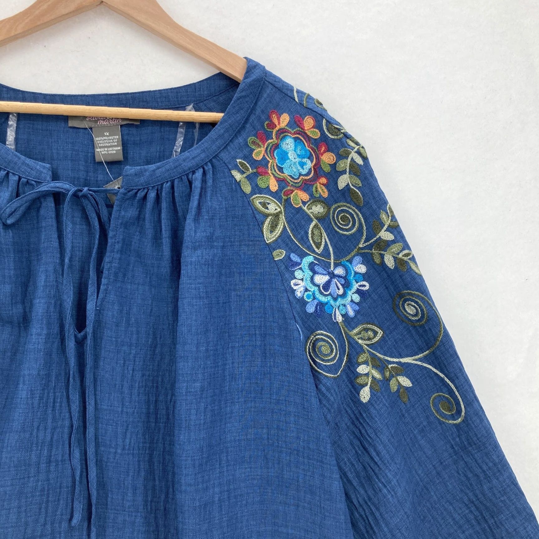 Vintage VINTAGE? Olivia & Martin Shirt Womens 1X Blue Embroidered Boho Peasant 3/4 Sleeve Tunic Size XL / US 12-14 / IT 48-50 - 2 Thumbnail