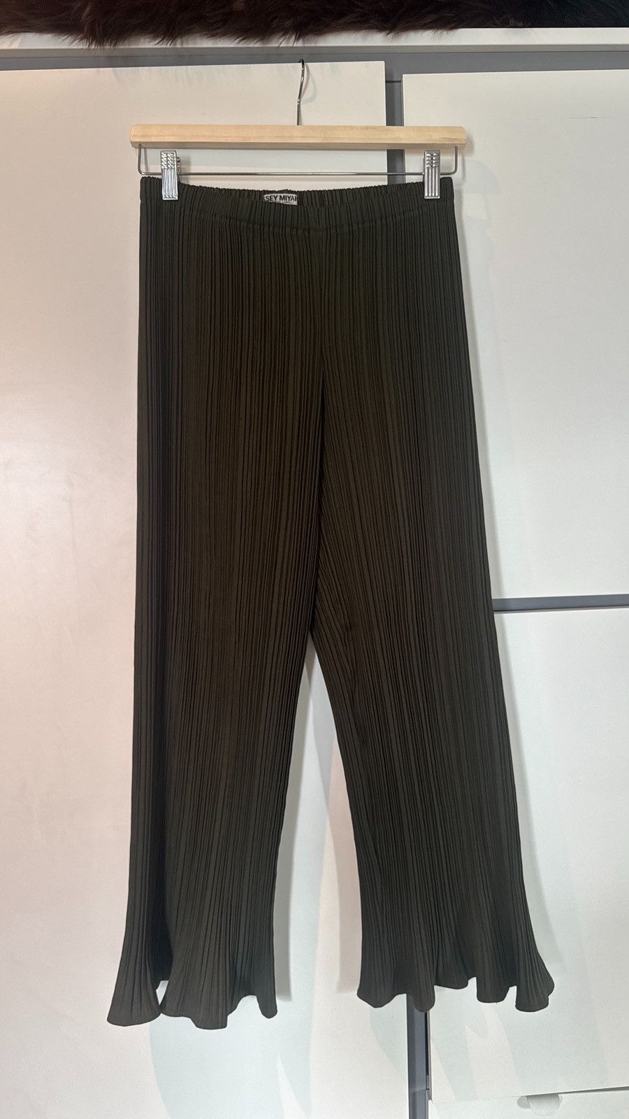Pleats Please Issey Miyake Issey Miyake White Label Pleats Trousers Size 28" / US 6 / IT 42 - 1 Thumbnail