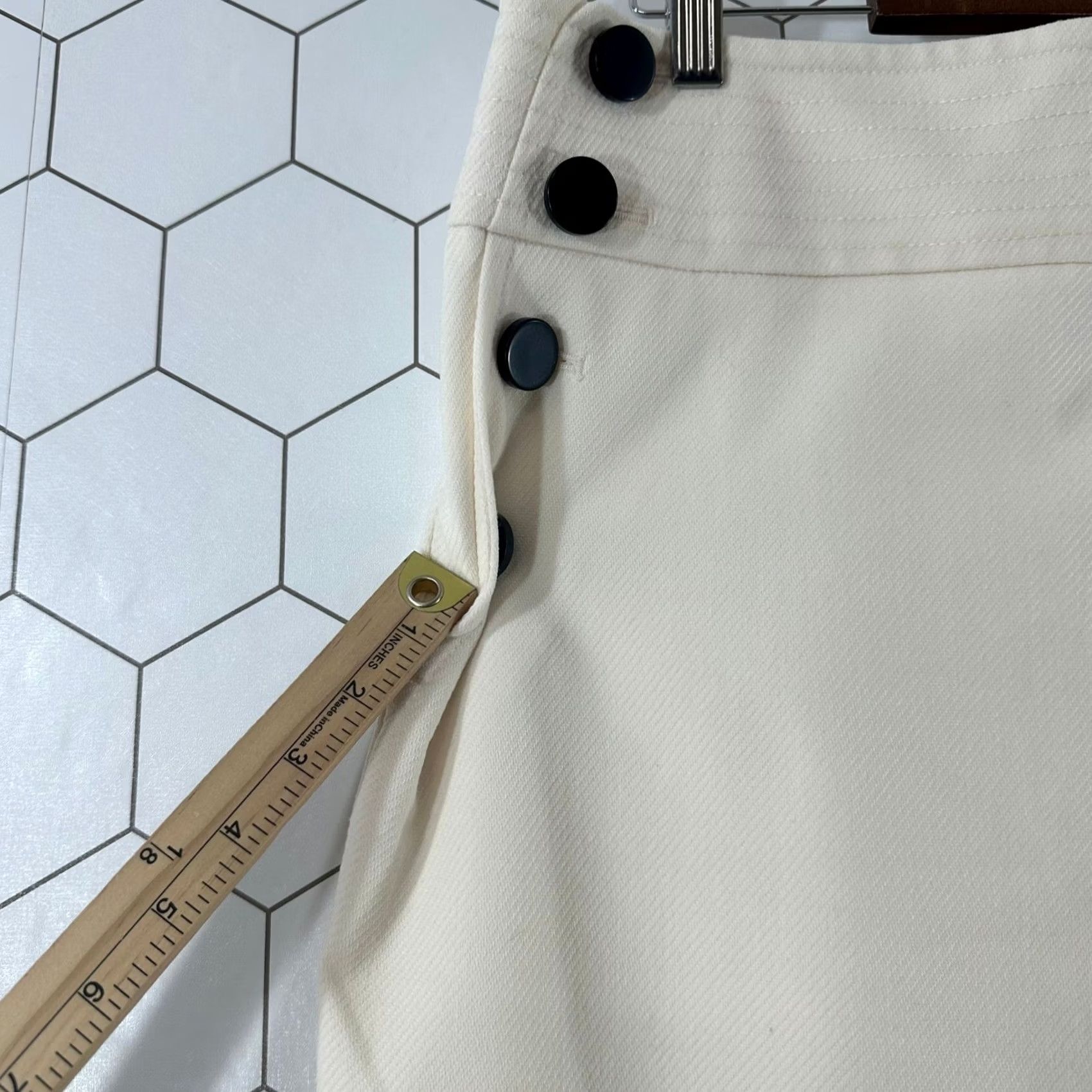 Loft Ann Taylor LOFT Cream Sailor Pencil Skirt Size 6 Button Accent Textured Lined Womens Size 28" / US 6 / IT 42 - 5 Thumbnail