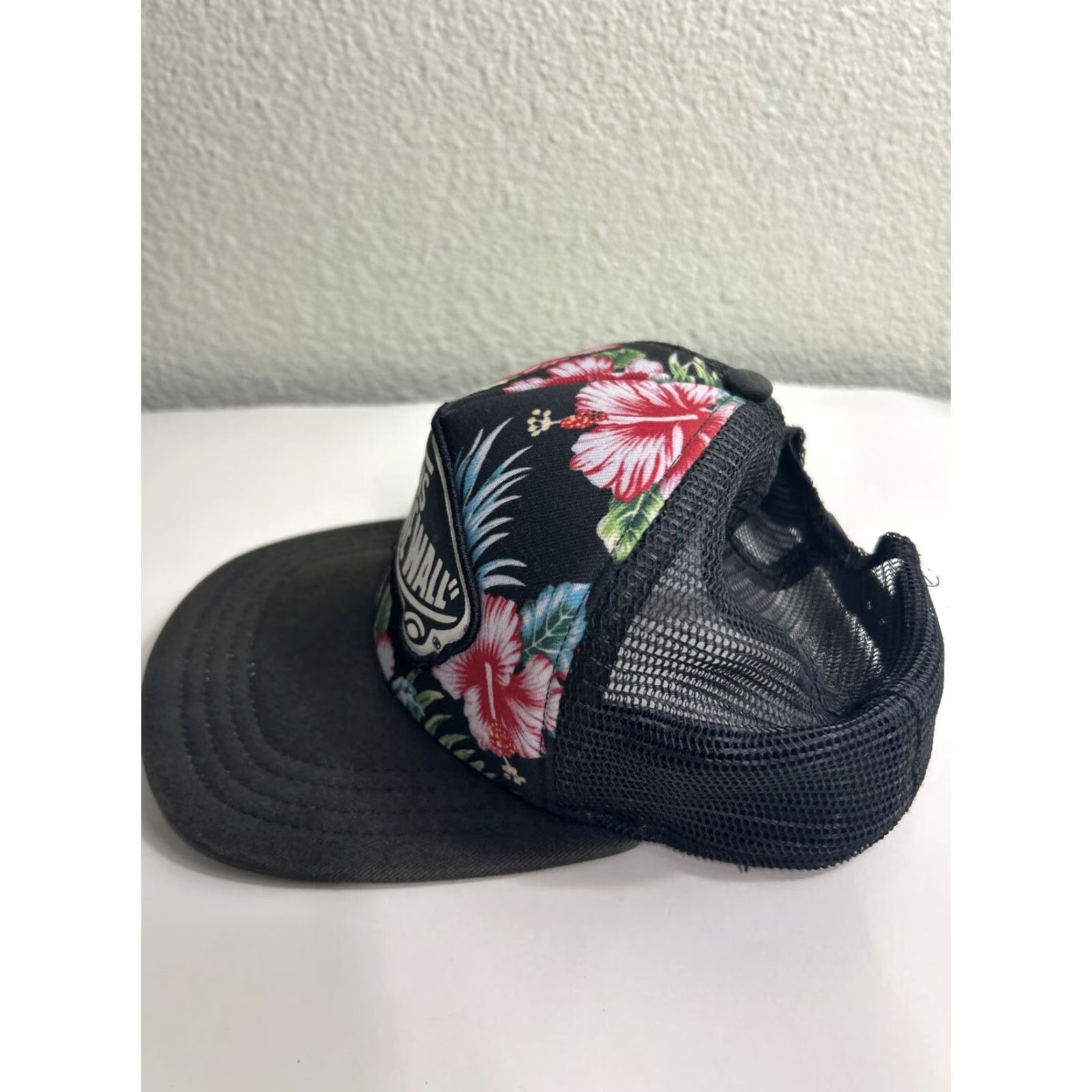 Vans Vans Off The Wall Hat Trucker Black Floral Hibiscus Adjustable One Size Size ONE SIZE - 5 Thumbnail