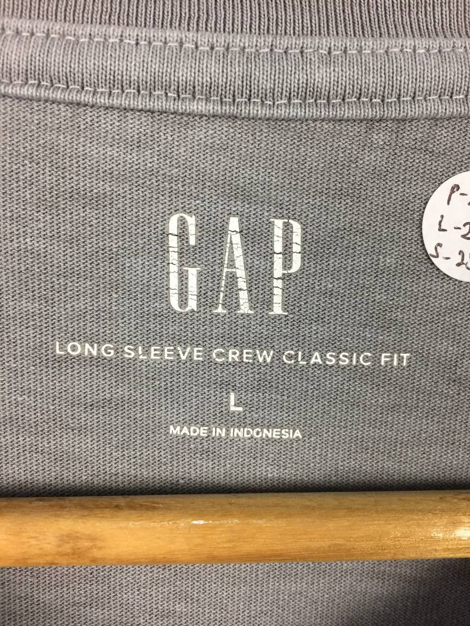 Gap GAP Embroidered Logo Classic Fit Long Sleeve Crew Neck Tee Size US L / EU 52-54 / 3 - 11 Thumbnail