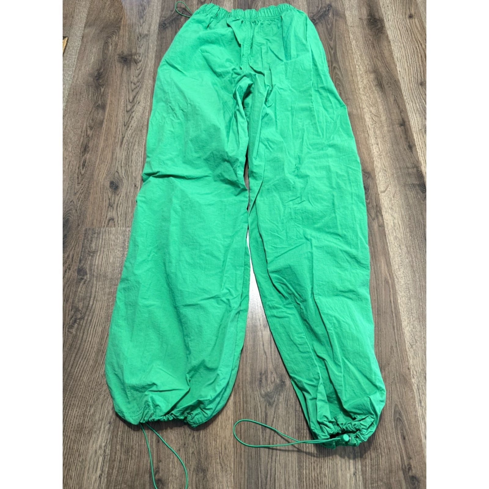 Vintage Love Tree Pants Women's Small Green Windbreaker Pants Elastic Waist Nylon Regular Modern Windbreaker Style Spring Fall Summer Shoes? Size 28" / US 6 / IT 42 - 2 Thumbnail