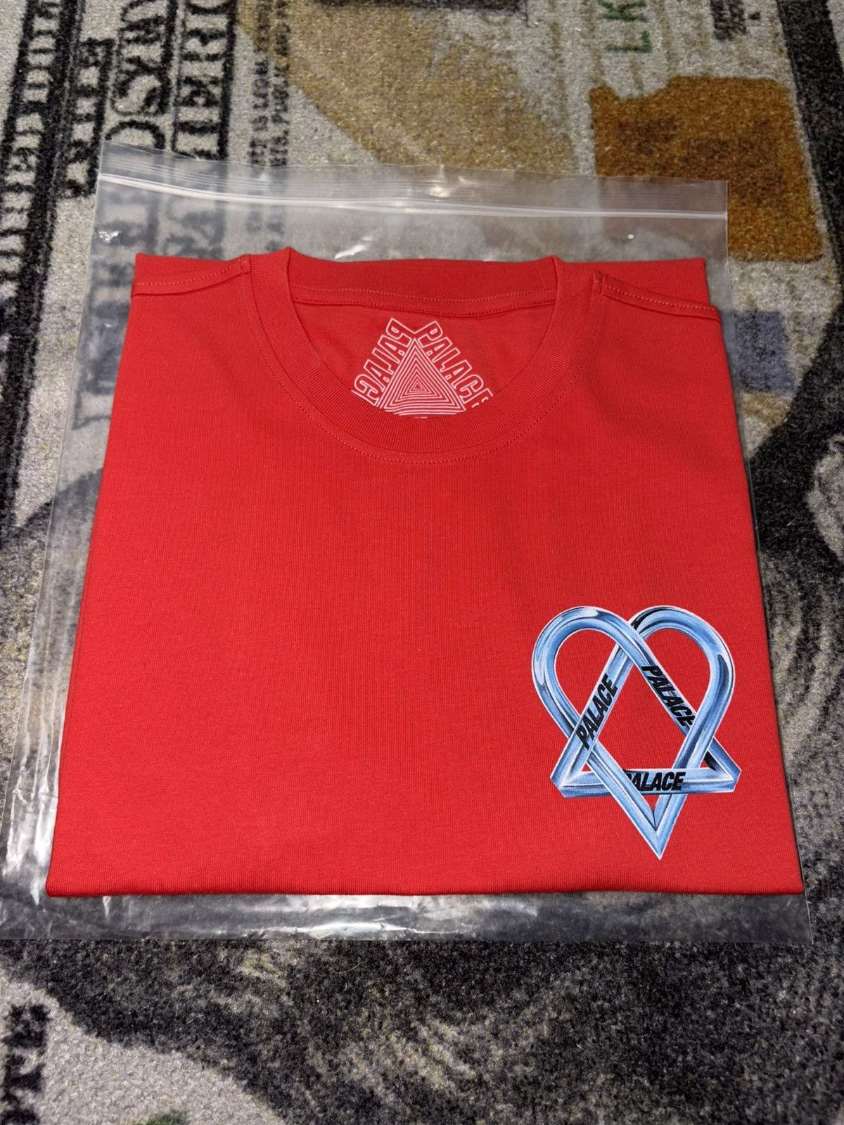 Palace Palace Tri Gram T-Shirt Red Size US L / EU 52-54 / 3 - 1 Thumbnail