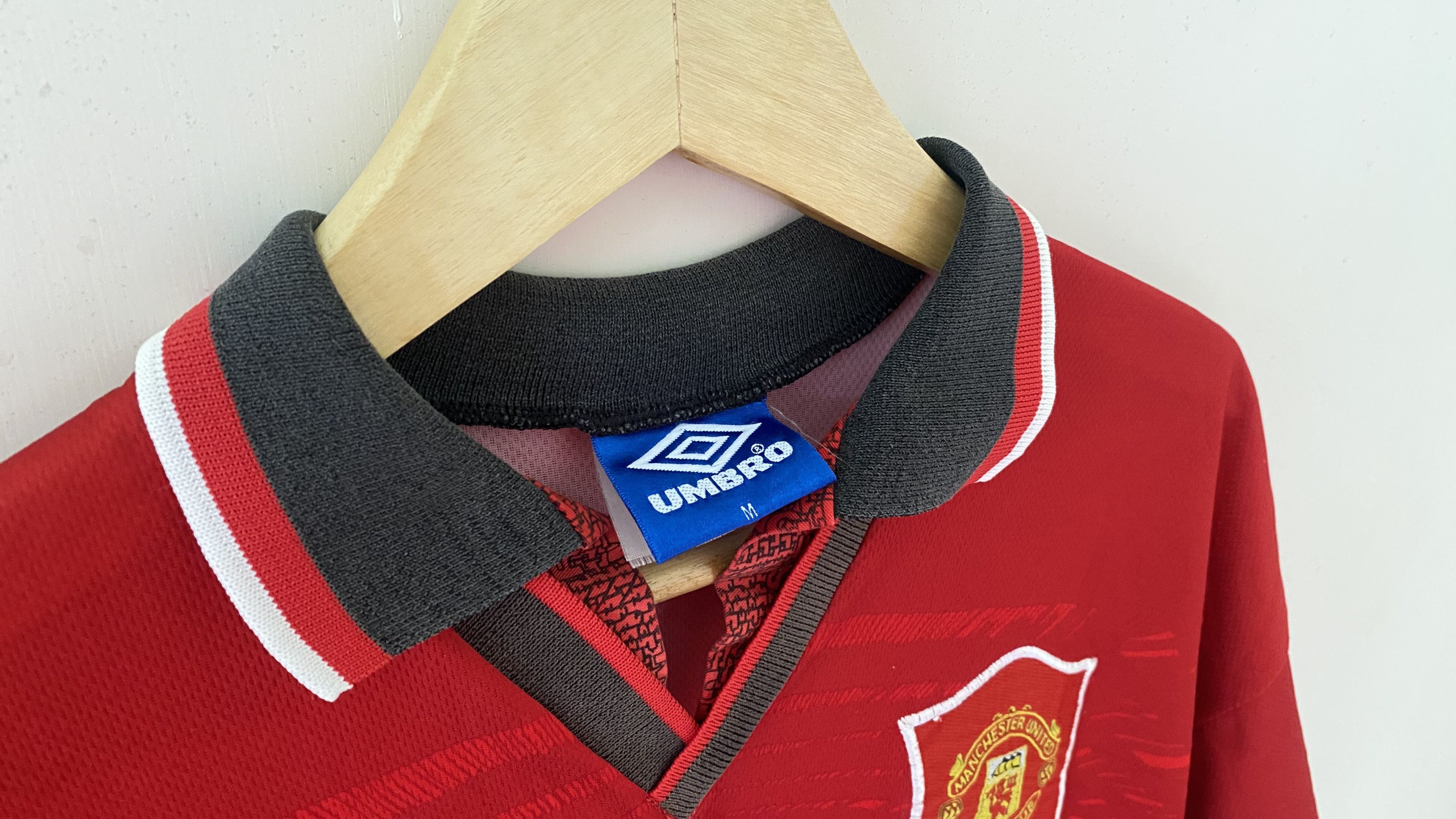 Other Manchester United Home 94/96 Original Size US M / EU 48-50 / 2 - 5 Thumbnail