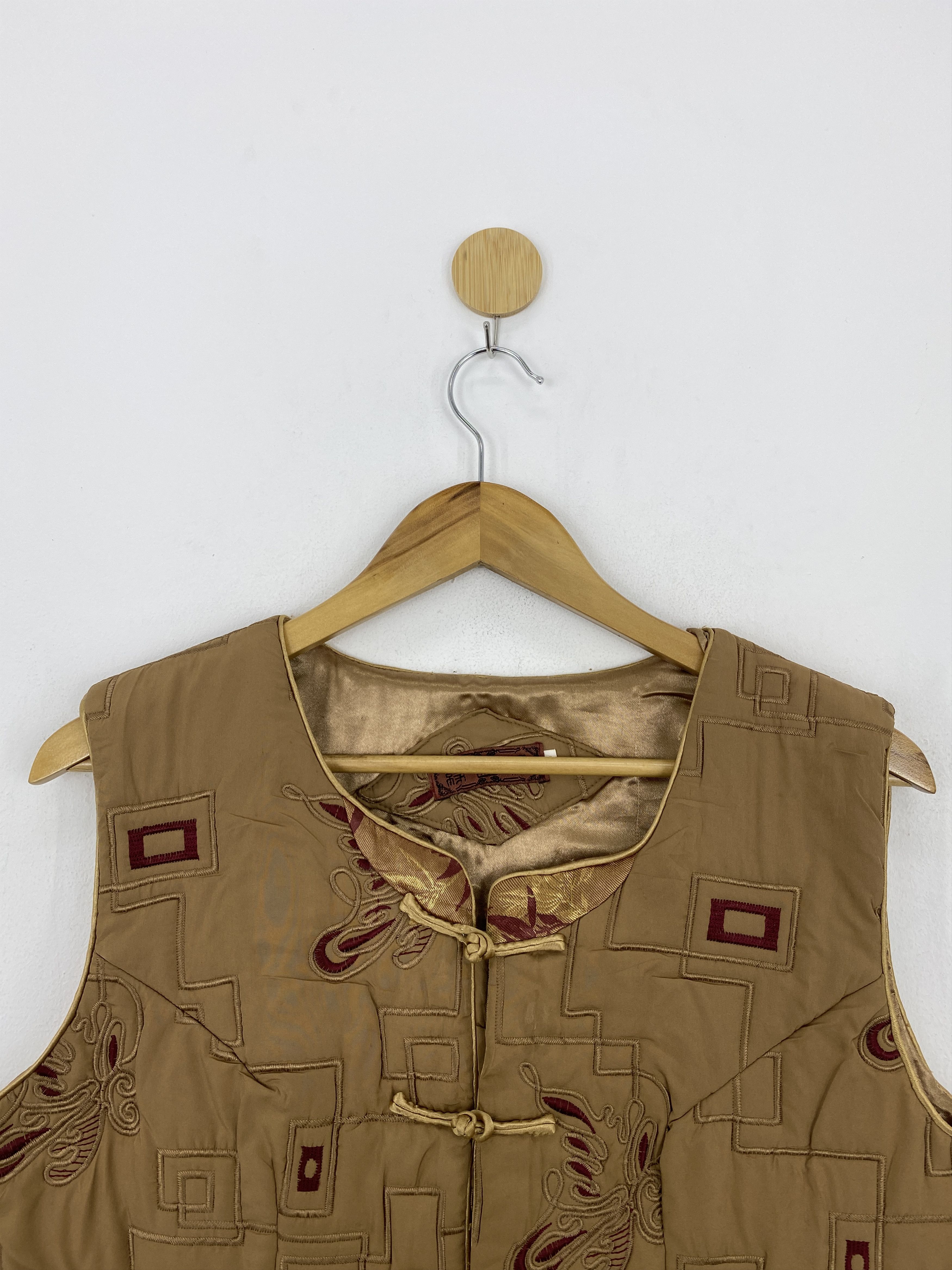 Japanese Brand Vintage Japanese Traditional Embroidered Vest J1840 Size US S / EU 44-46 / 1 - 2 Thumbnail