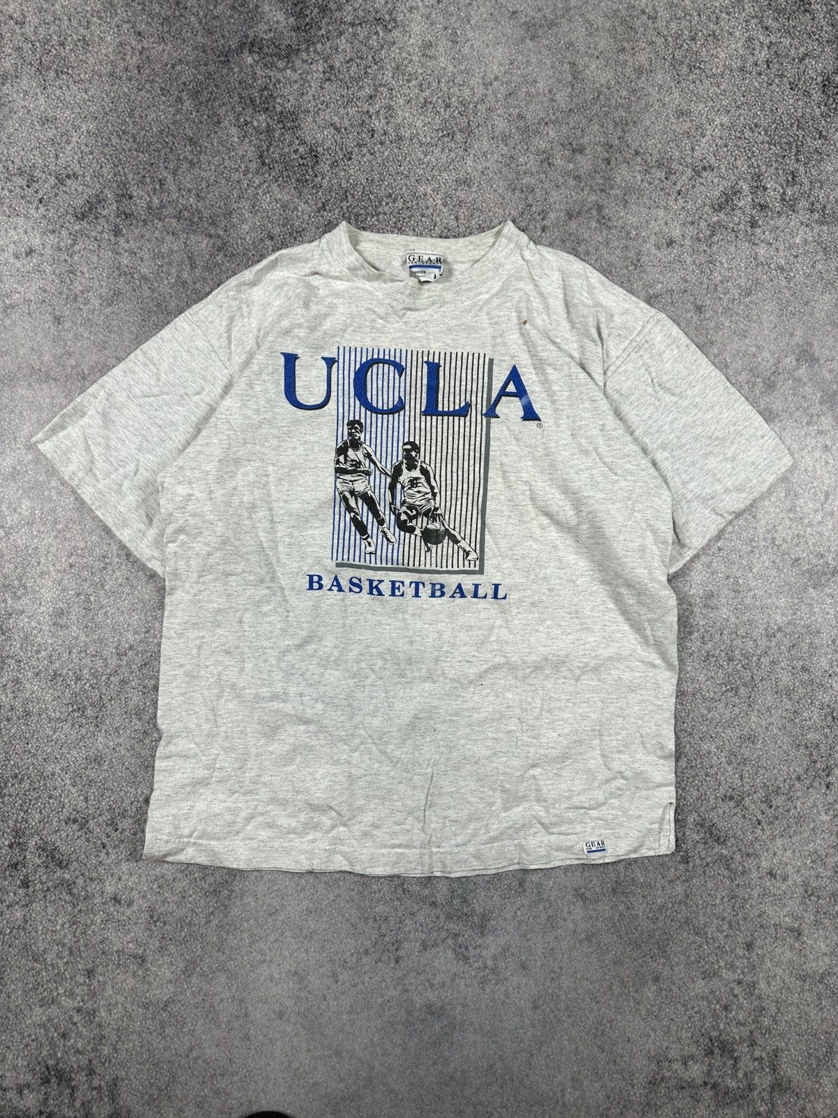 Vintage Vintage UCLA Basketball Logo T-shirt Streetwear Rare USA L Size US L / EU 52-54 / 3 - 1 Thumbnail