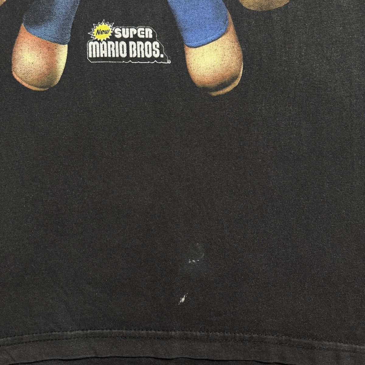 Nintendo 2006 New Super Mario Bros Luigi video game promo tee 2000s Size US M / EU 48-50 / 2 - 7 Thumbnail