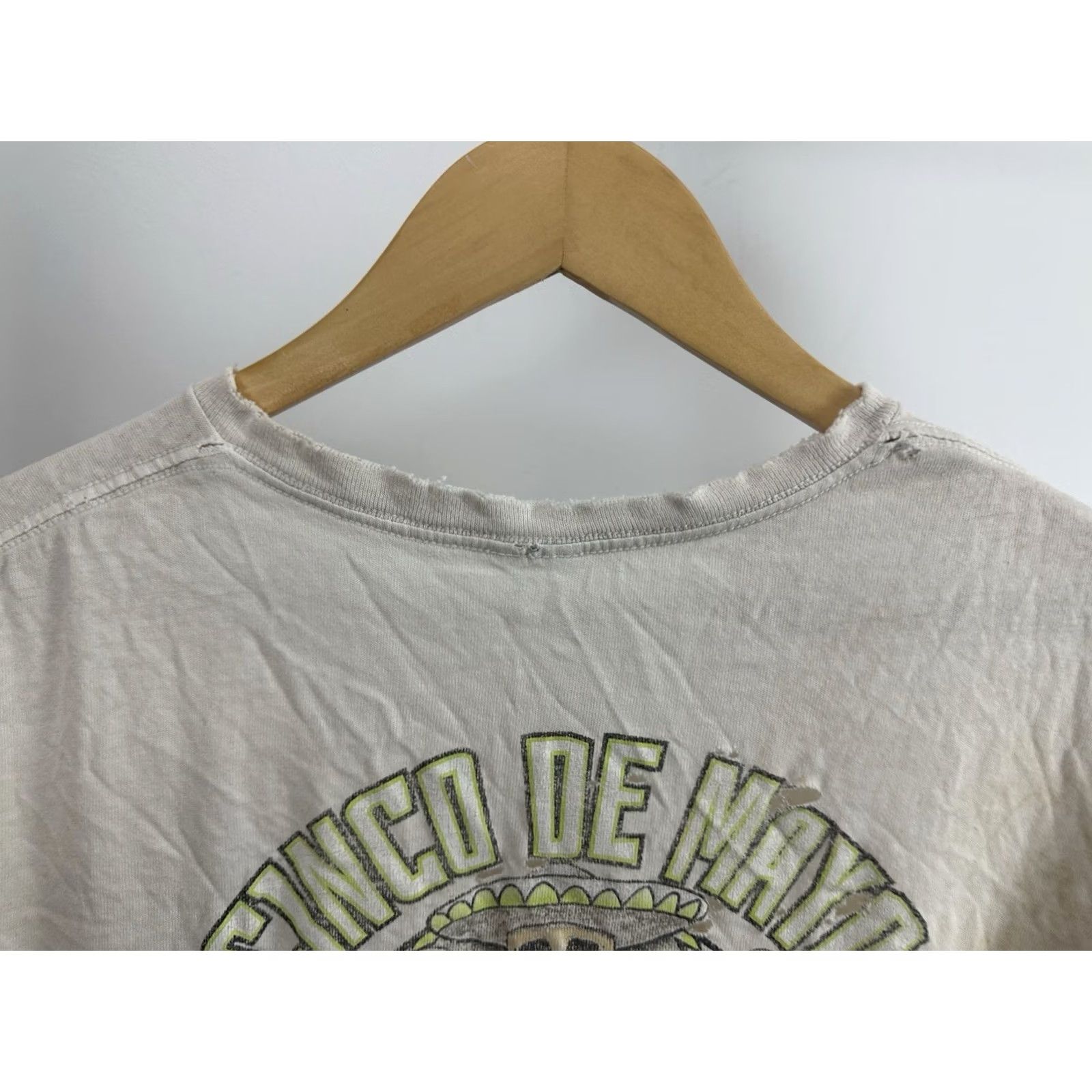 Thrasher VTG Cinco De Mayo Thrashed Distressed Worn Down Cotton T-Shirt XL Shirt Mens White Cream THRASHED WORN DOWN 90s Event Men’s XL Size US XL / EU 56 / 4 - 6 Thumbnail