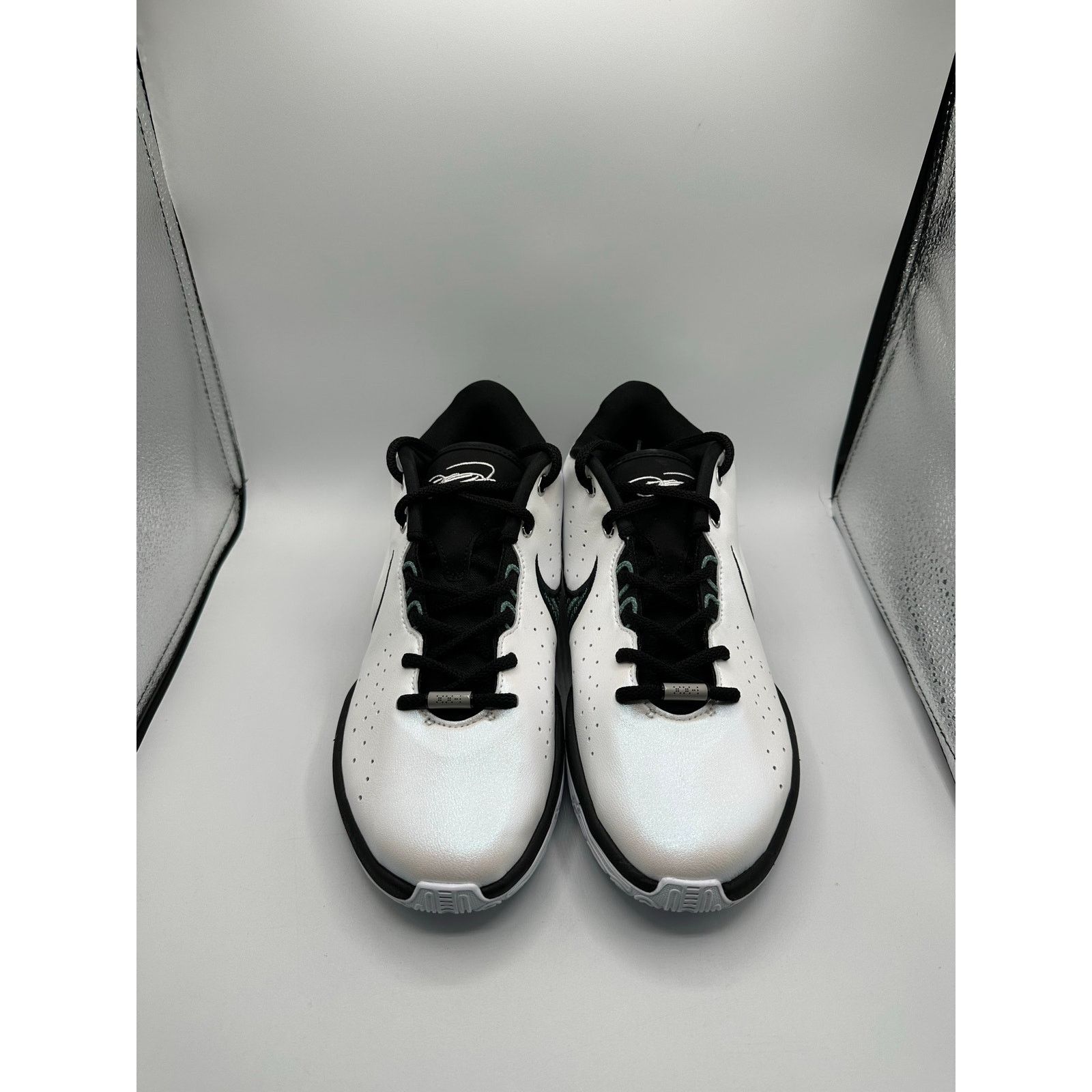 Nike Nike LeBron 21 GS “Conchiolin” size 6.5y/ 8 women’s Size US 6.5 / IT 36.5 - 2 Thumbnail