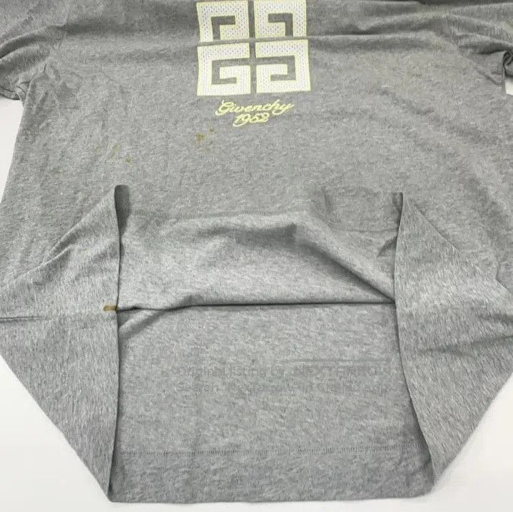 Givenchy Givenchy Logo Print Crew Neck Short Sleeve T-Shirt. Size US S / EU 44-46 / 1 - 6 Thumbnail