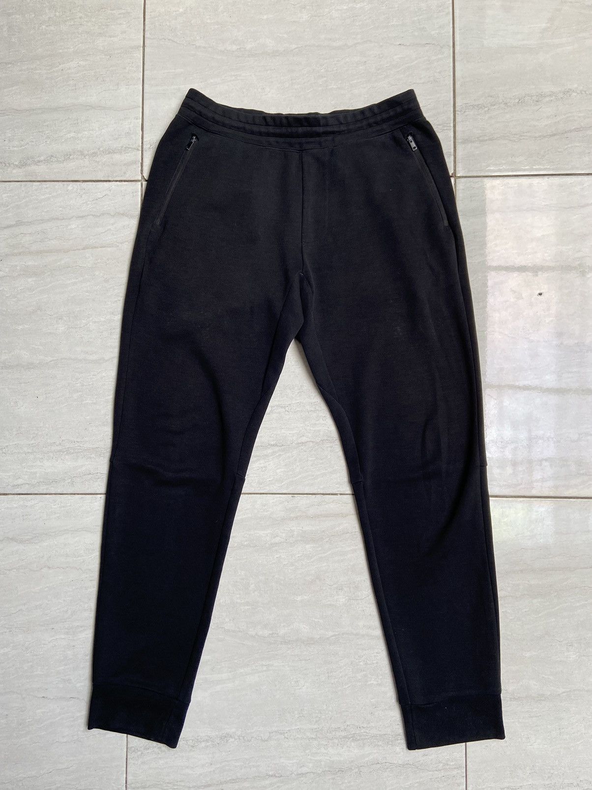 Uniqlo UNIQLO Black Joggers Pants Size US 30 / EU 46 - 7 Thumbnail