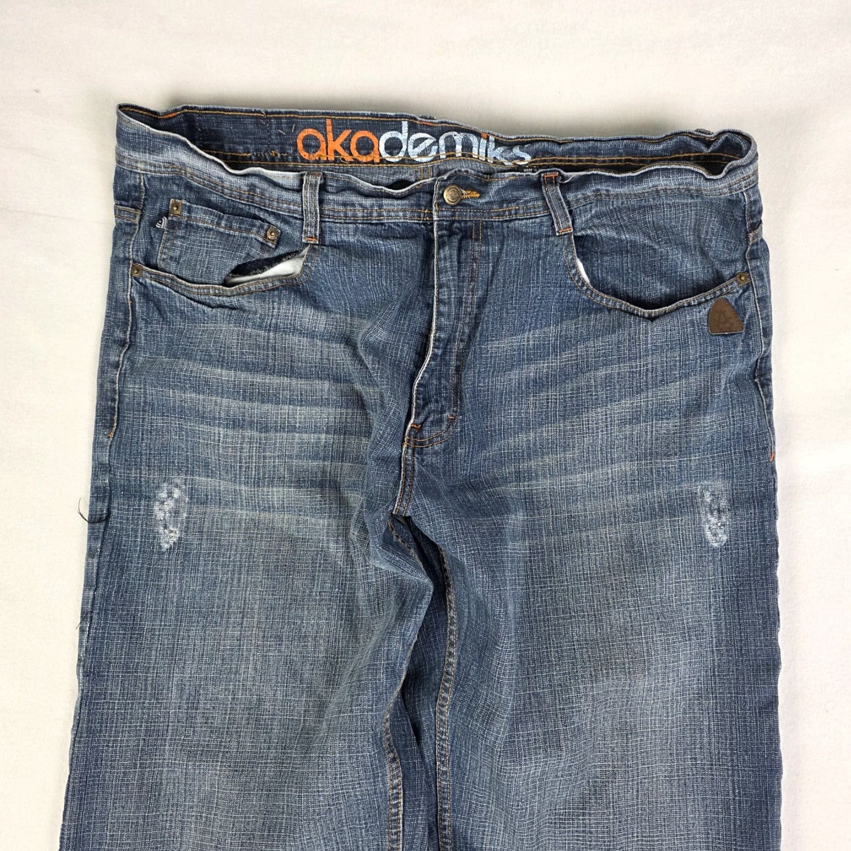Akademiks VINTAGE Akademiks Jeans Mens 44x32 Blue Wide-Leg Grunge Denim 42x30 Fit Skater 90s Size US 44 / EU 60 - 4 Thumbnail