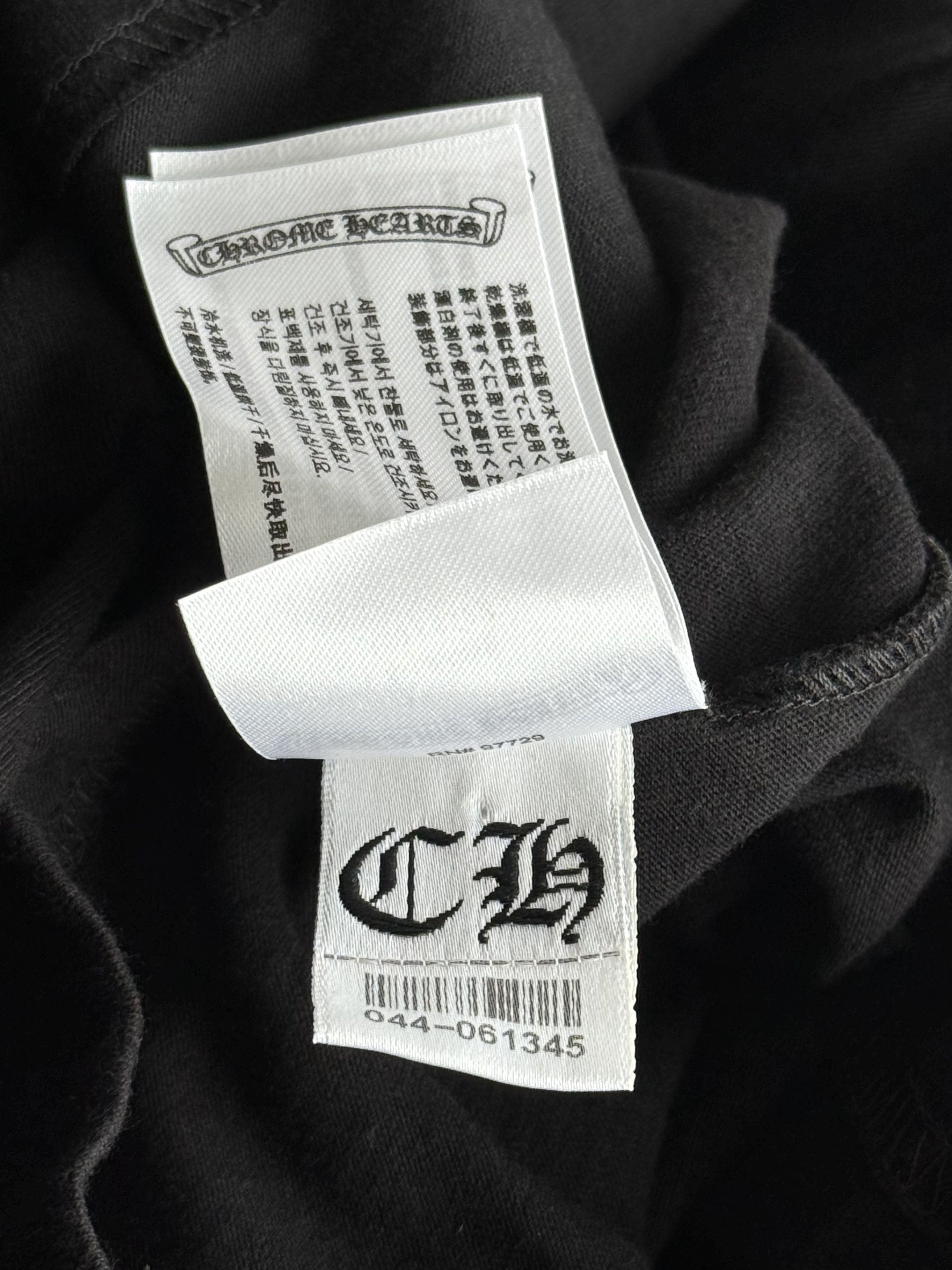 Chrome Hearts Chrome Hearts Black & White Neck Logo Longsleeve T-Shirt Size US XL / EU 56 / 4 - 7 Thumbnail