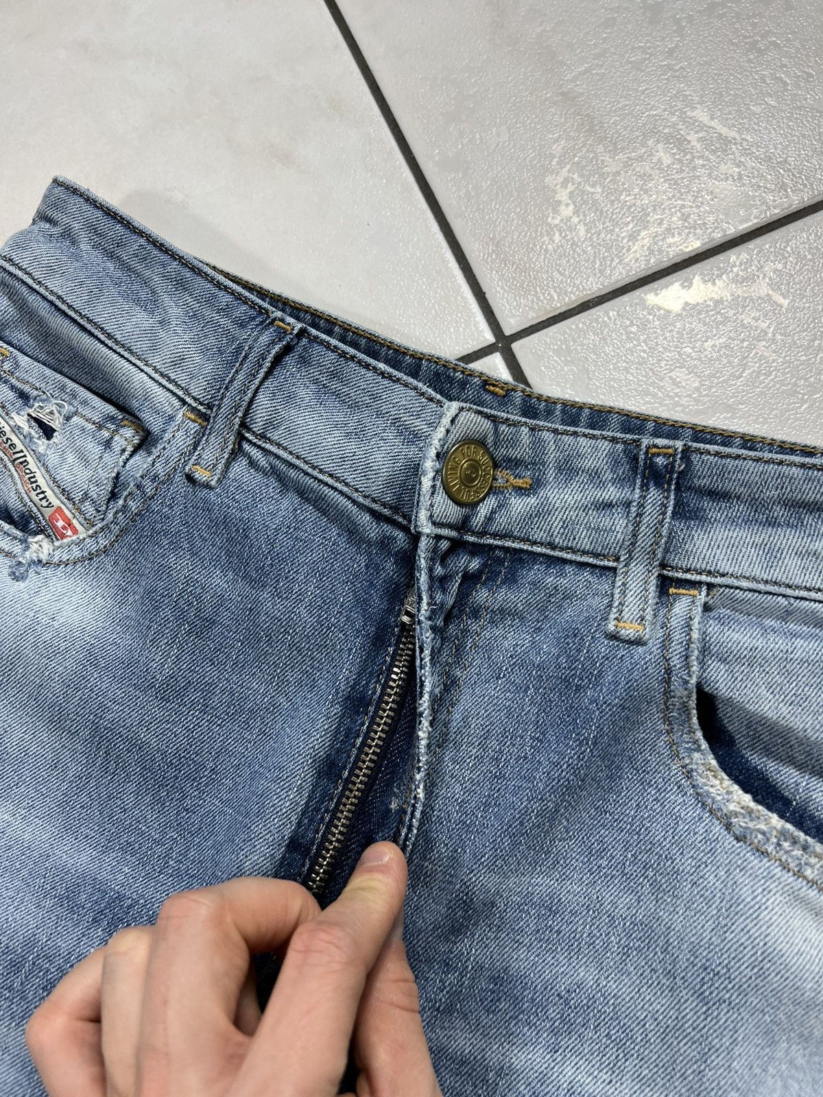 Diesel Vintage Diesel D-reggy y2k washed distressed denim jeans Size 27" / US 4 / IT 40 - 11 Thumbnail