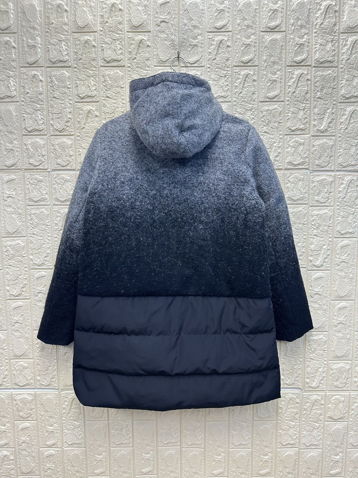 Armani AX Armani Exchange Two Tone Puffer Down Jacket MJ43 Size US M / EU 48-50 / 2 - 5 Thumbnail