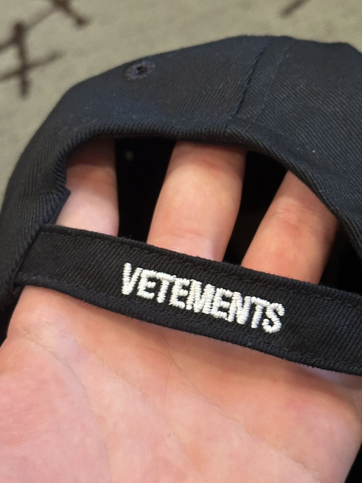 Vetements Demna AW17 “BIG DADDY” Long Brim Baseball Cap Size ONE SIZE - 2 Thumbnail