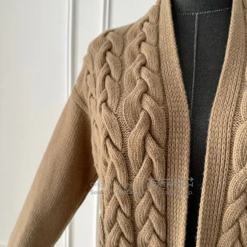 Max Mara MaxMara Beige Women's Cardigan with Braided Knit . Size M / US 6-8 / IT 42-44 - 5 Thumbnail