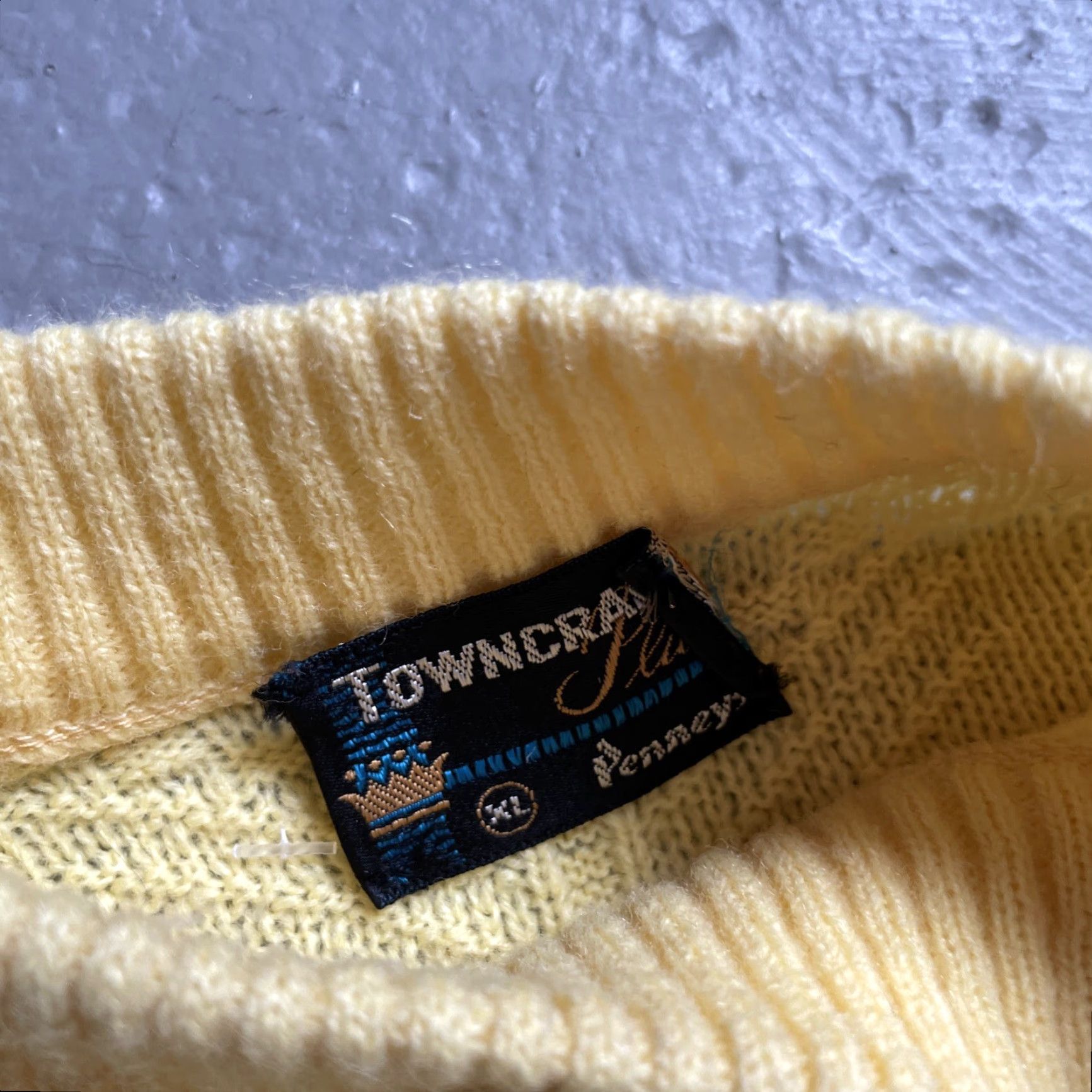 Vintage VINTAGE Towncraft Acrylic Knit Pattern S/S Sweater Mock Neck XL Unisex Adults Yellow 60s 70s Americana Preppy Rockabilly Mod Pullover Knit Mens Womens Size US XL / EU 56 / 4 - 6 Thumbnail