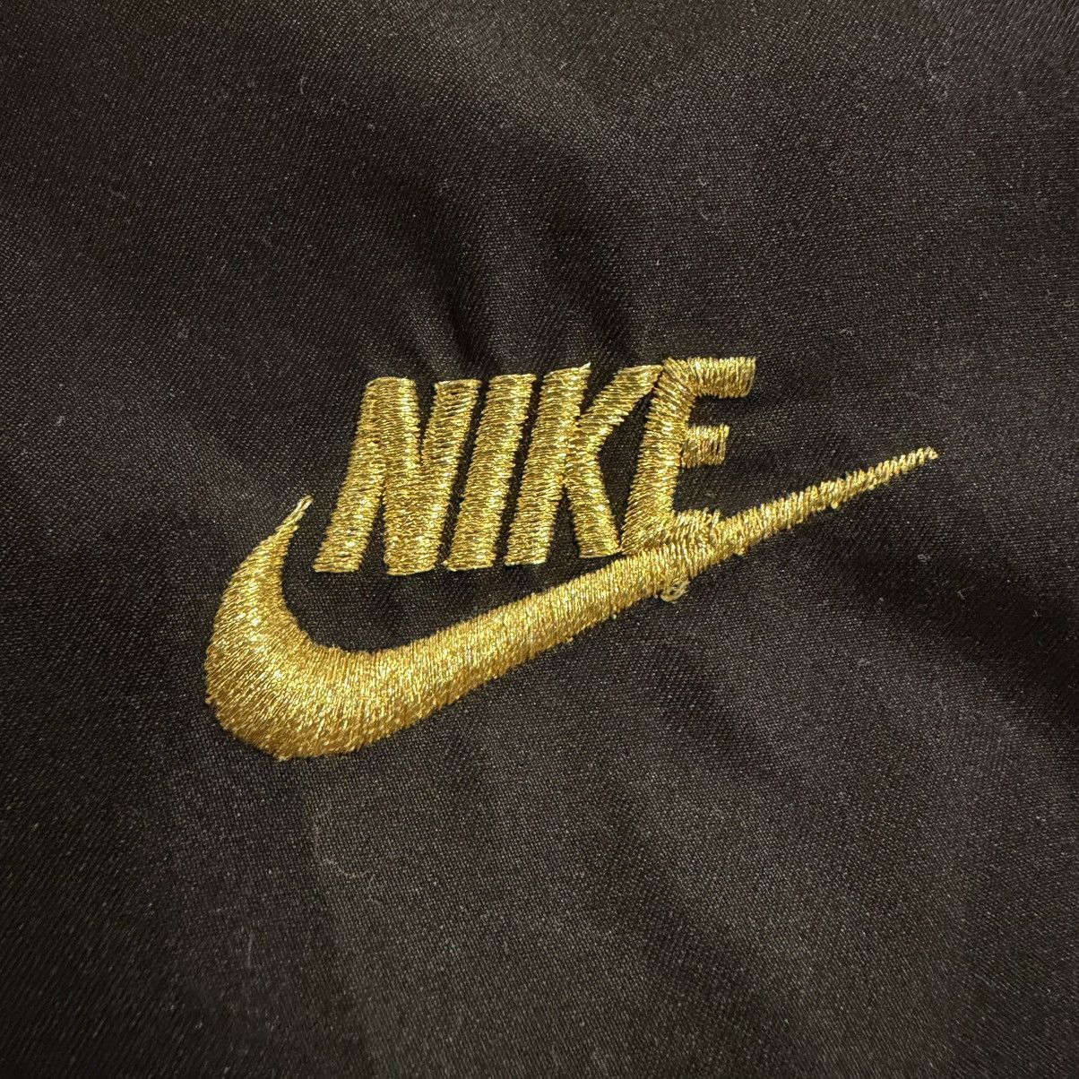 Nike Nike Black and Gold Windbreaker Size US L / EU 52-54 / 3 - 6 Thumbnail