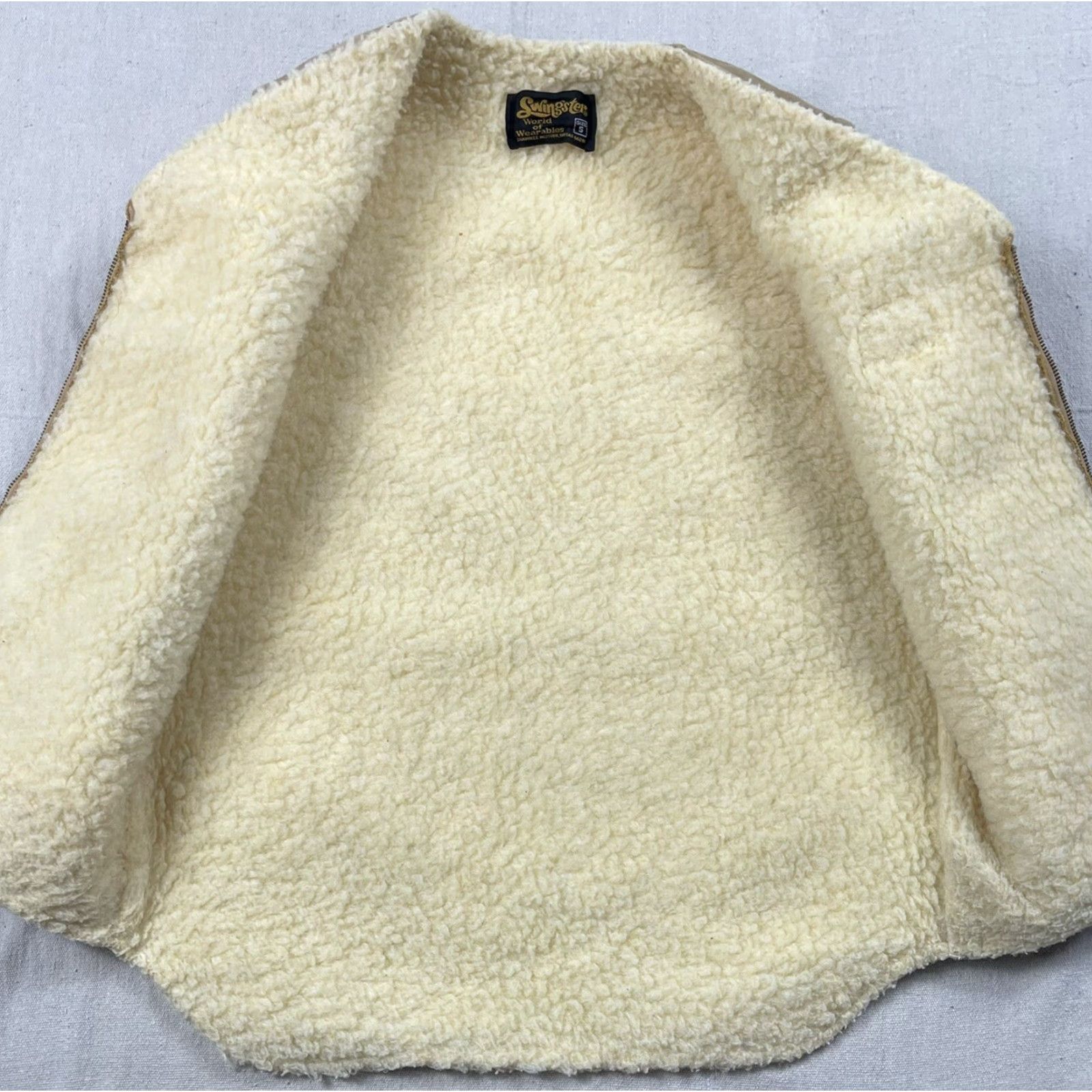 Vintage VINTAGE SWINGSTER Vest Suede Leather Sherpa Lined Casual Hippy 1970s Beige Size L Mens Size US L / EU 52-54 / 3 - 4 Thumbnail