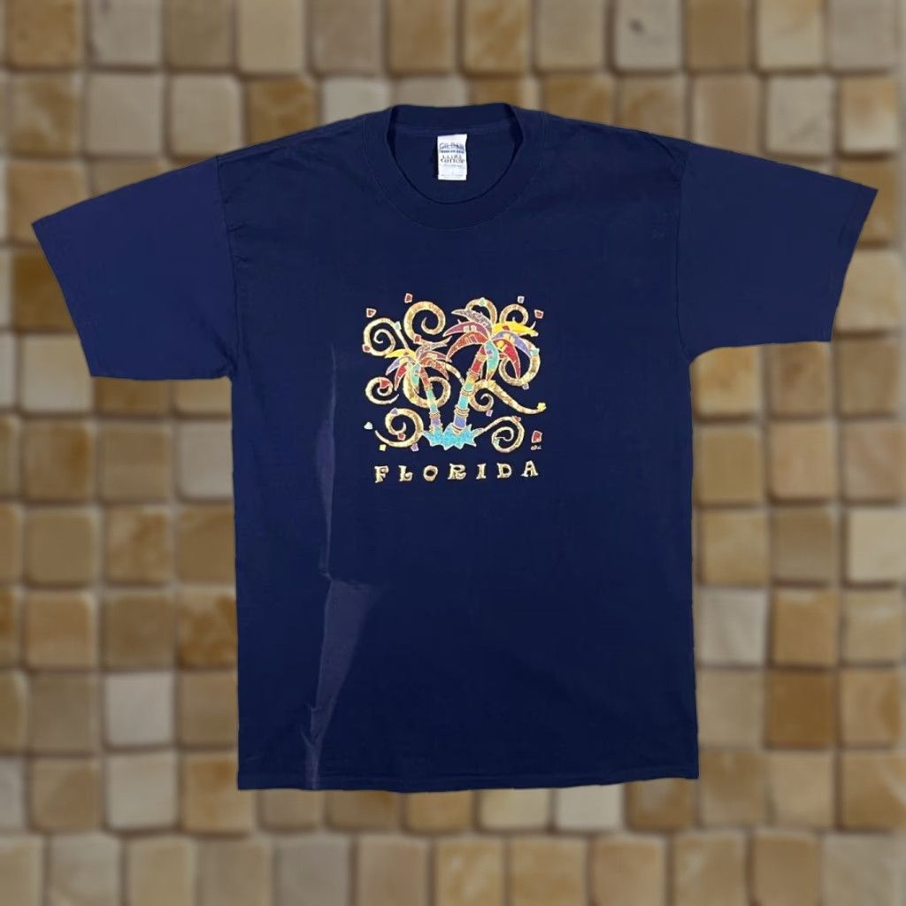 Gildan Gildan T-Shirt Navy Blue Florida Souvenir embossed graphic front Large Mens 21" Pit to Pit 31" Length 9" Shoulder to Cuff 11052 Size US L / EU 52-54 / 3 - 1 Thumbnail