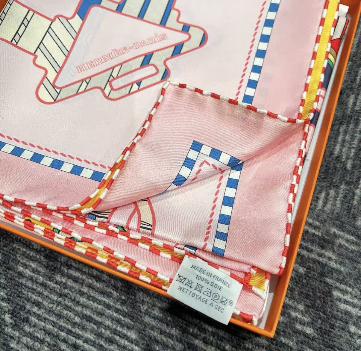 Hermes Hermès Zigzag Stirrup & Tattersall Silk Scarf J42 Size ONE SIZE - 4 Thumbnail