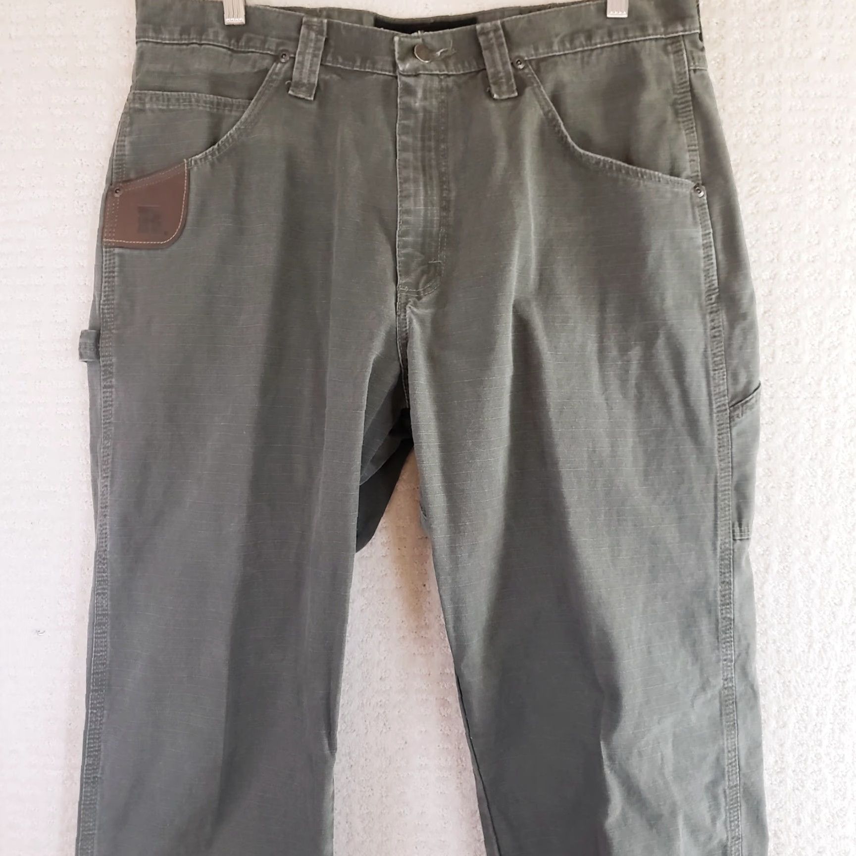 Wrangler VINTAGE Wrangler RIGGS Workwear Mens Brown Carpenter Pants 35X30 Green Ripstop Cargo Pocket Belt Loops Logo Pockets Workwear 30 Inseam Mens Size US 35 - 2 Thumbnail