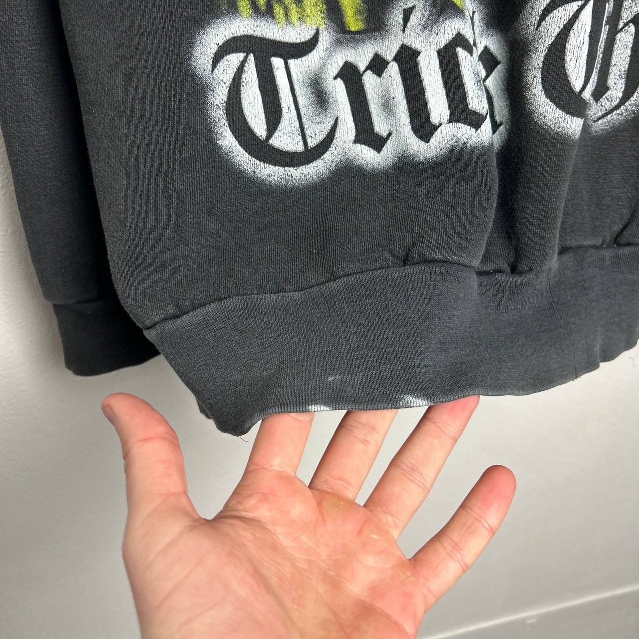 Warner Bros Vintage Looney Tunes Taz 1997 Warner Bros cartoon sweatshirt Size US XS / EU 42 / 0 - 6 Thumbnail