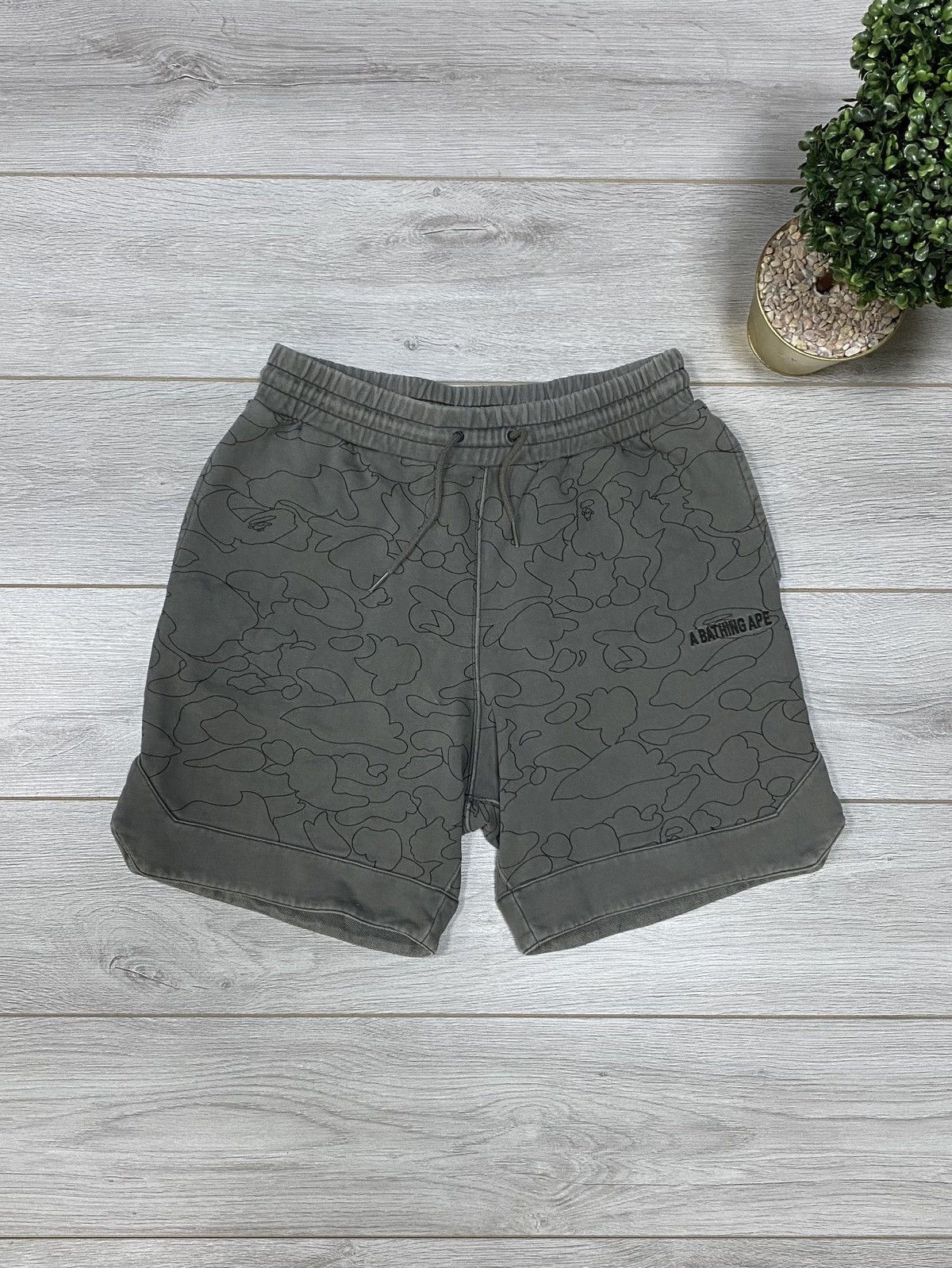 Bape Line 1st Camo head Wide Fit Sweat Shorts big logo Size US 32 / EU 48 - 2 Thumbnail