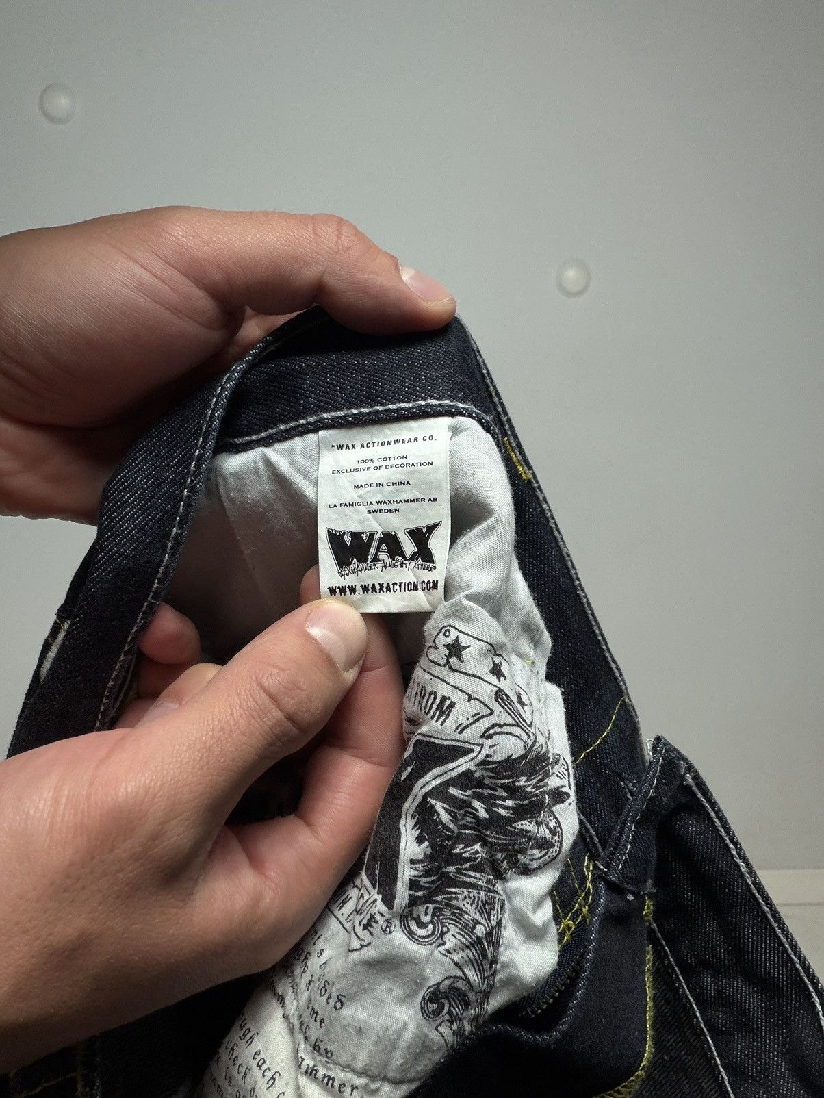 Vintage Wax Action Jeans La Famiglia Hammer PrintLogo Y2k Streetwear Size US 36 / EU 52 - 11 Thumbnail