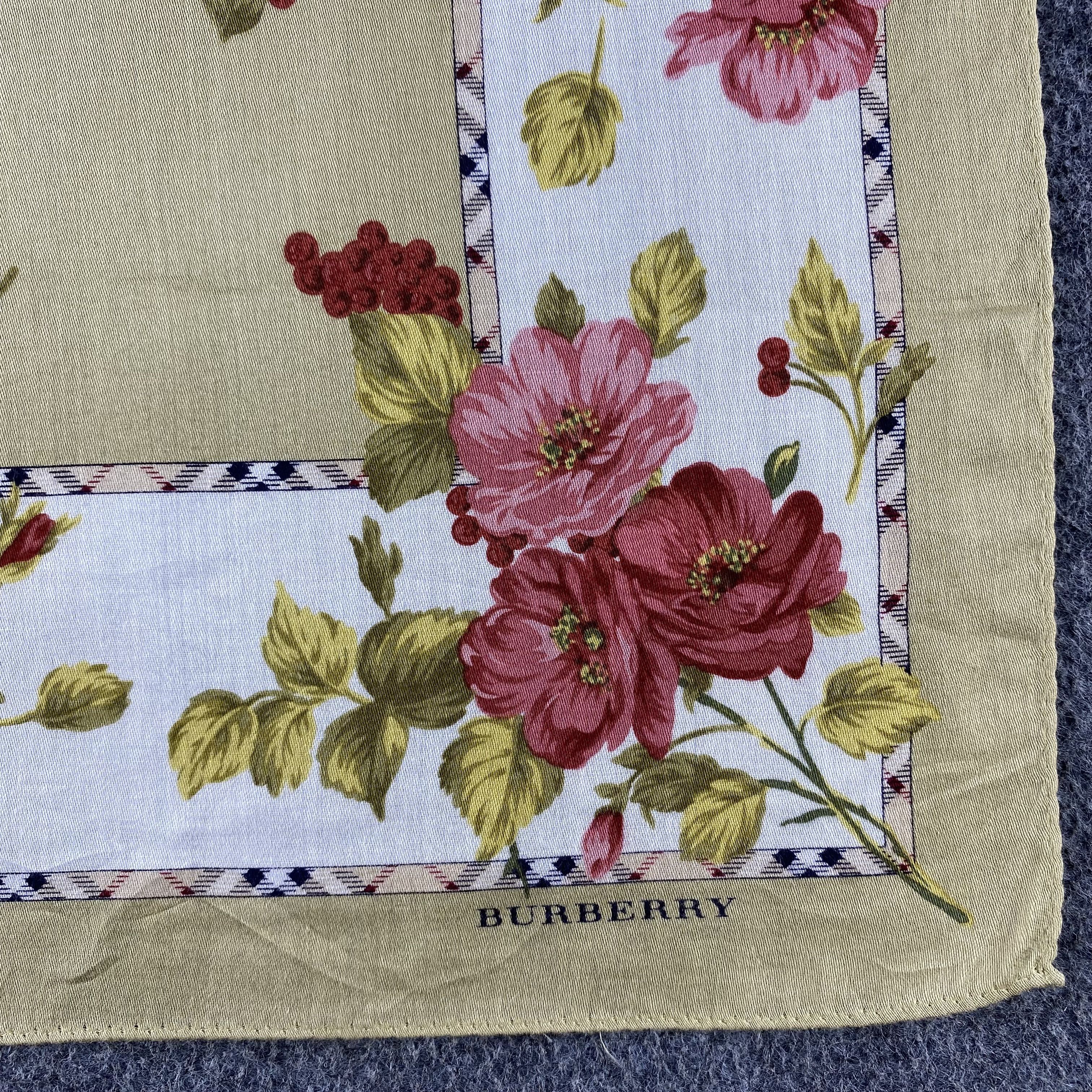 Burberry × Vintage Burberry Handkerchief/Neckerchief/Bandana HC730 Size ONE SIZE - 3 Thumbnail